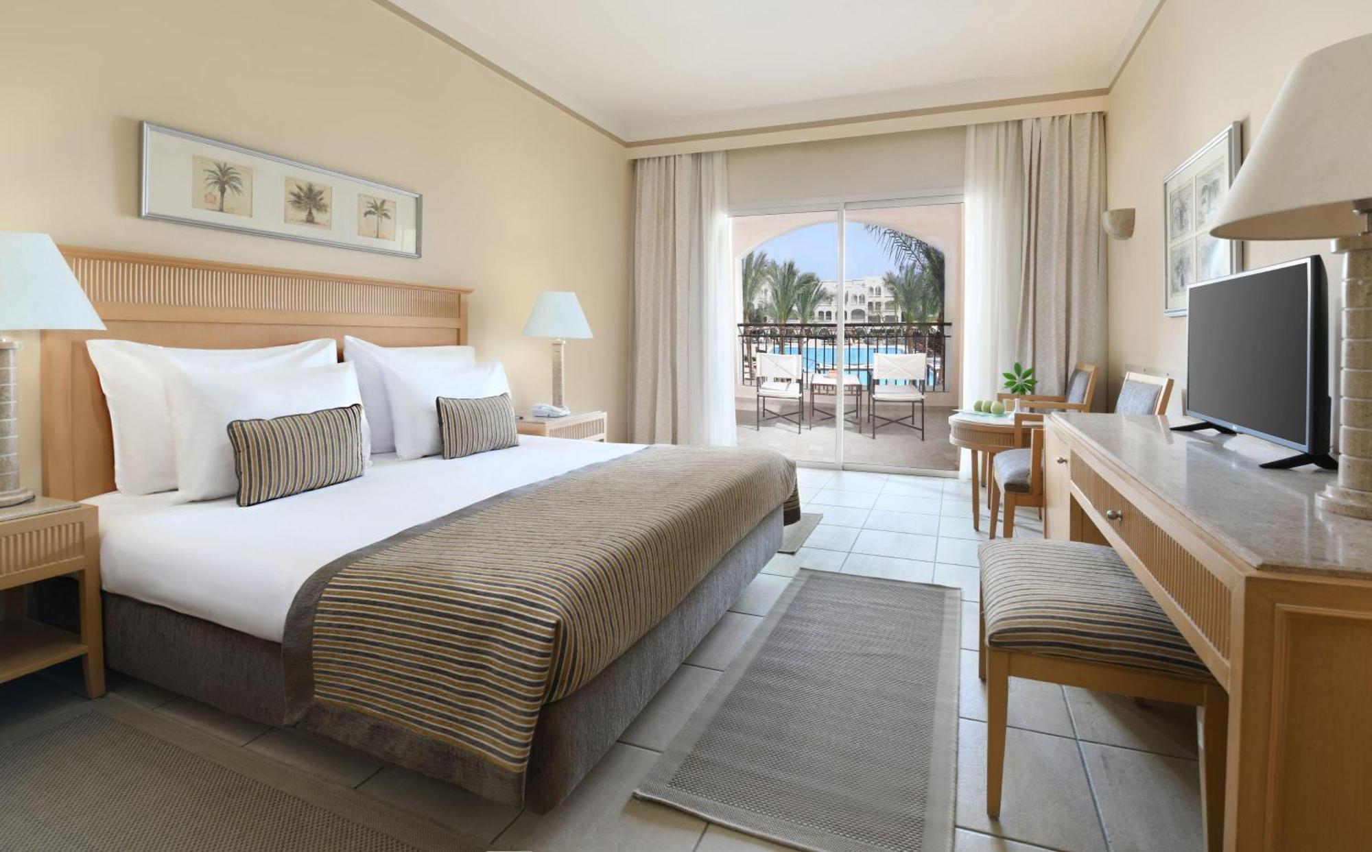Superior, Queen or Twin Bed, Garden View
