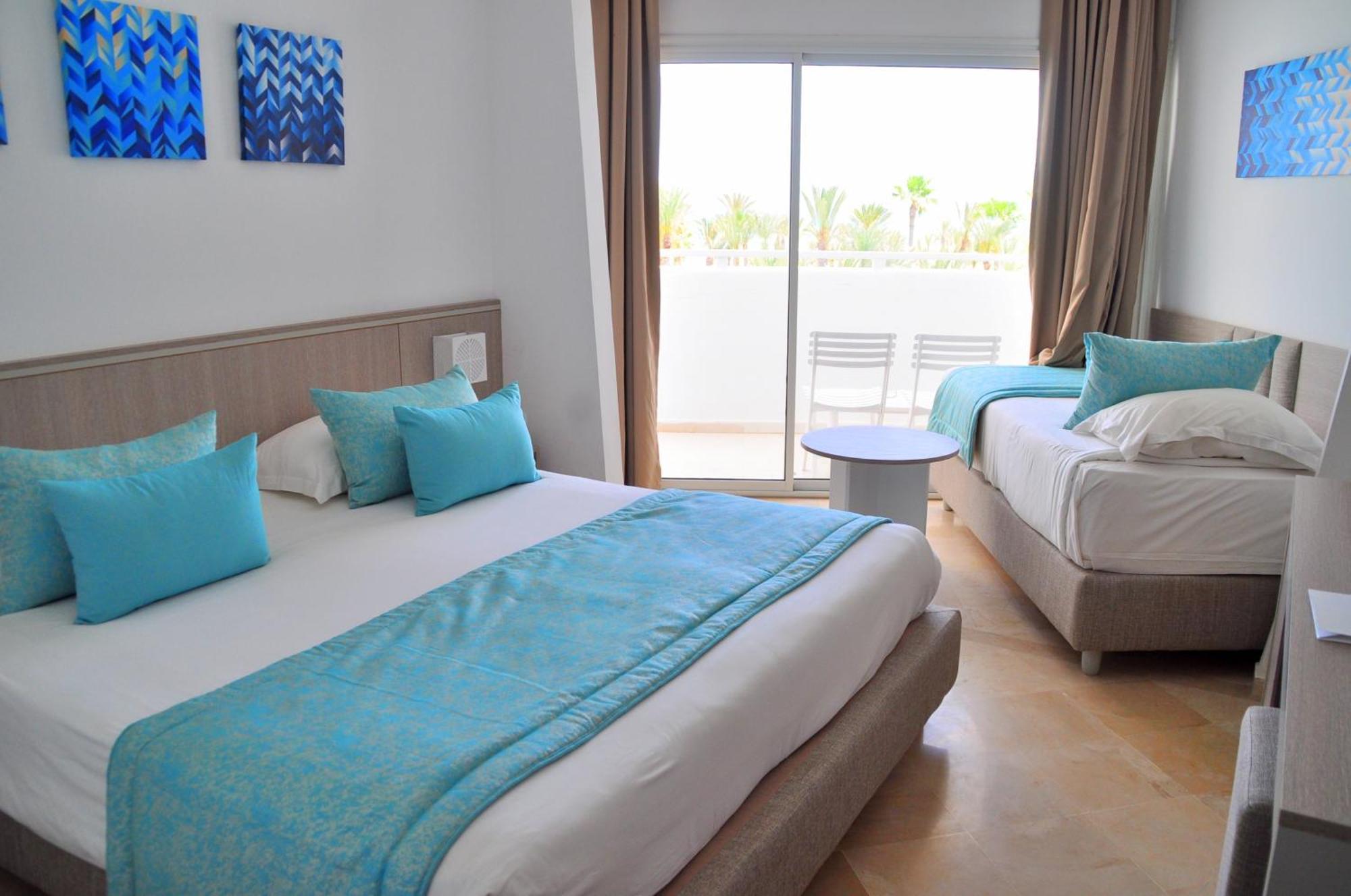 Triple Room with Garden View