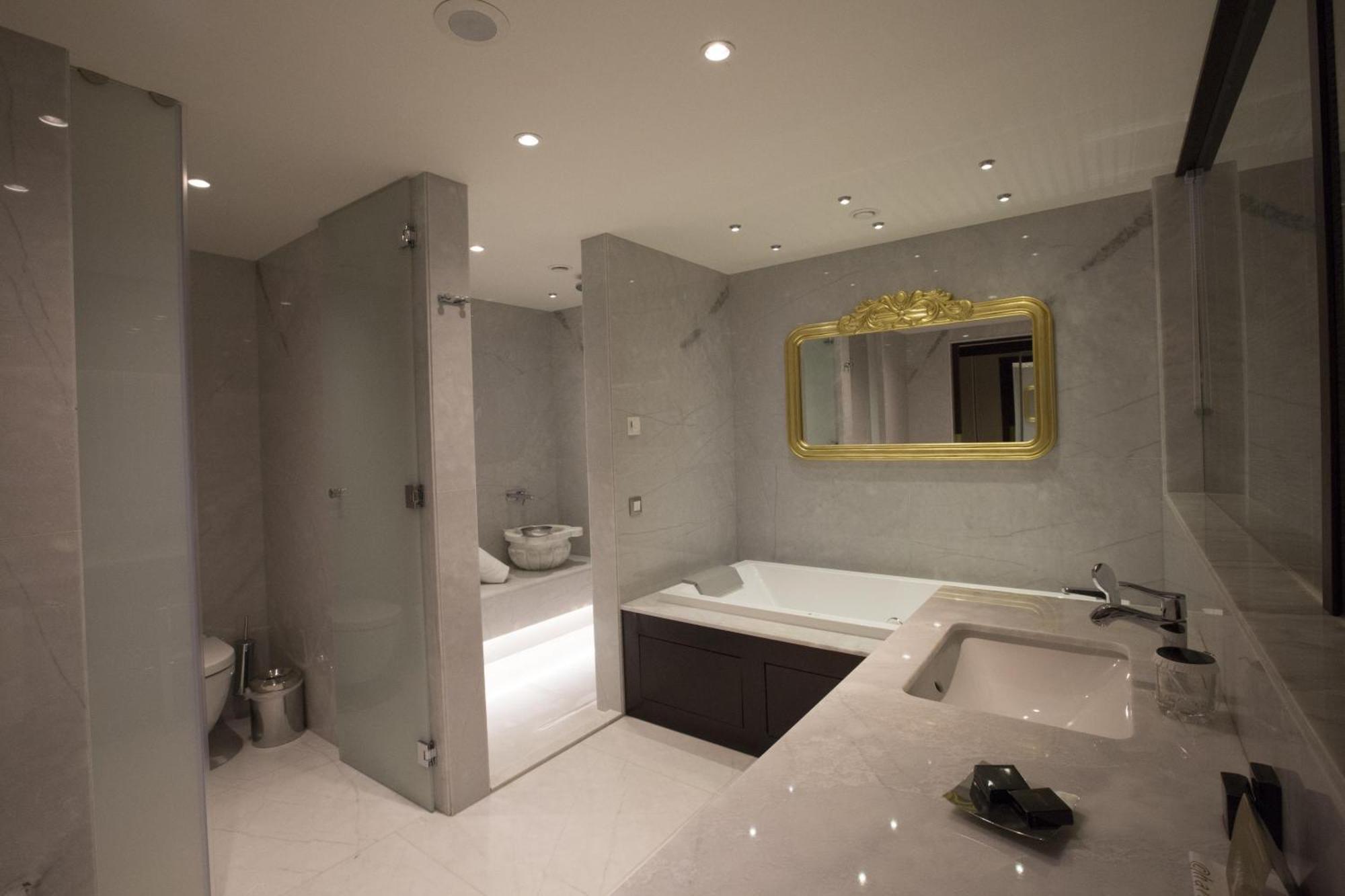 King Suite with Ocean View