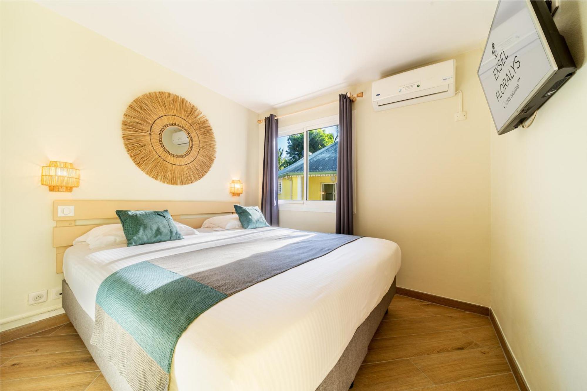 Superior Family Room (2 Adults + 2 Children)