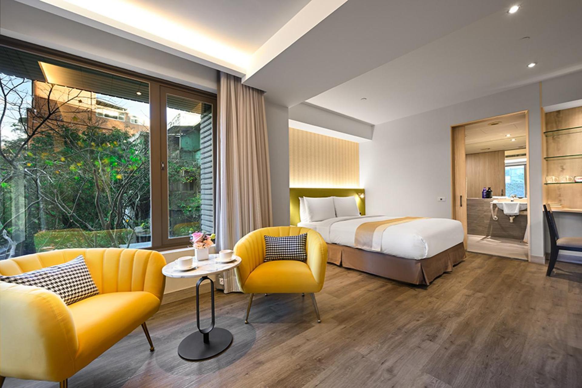 Executive Queen Room