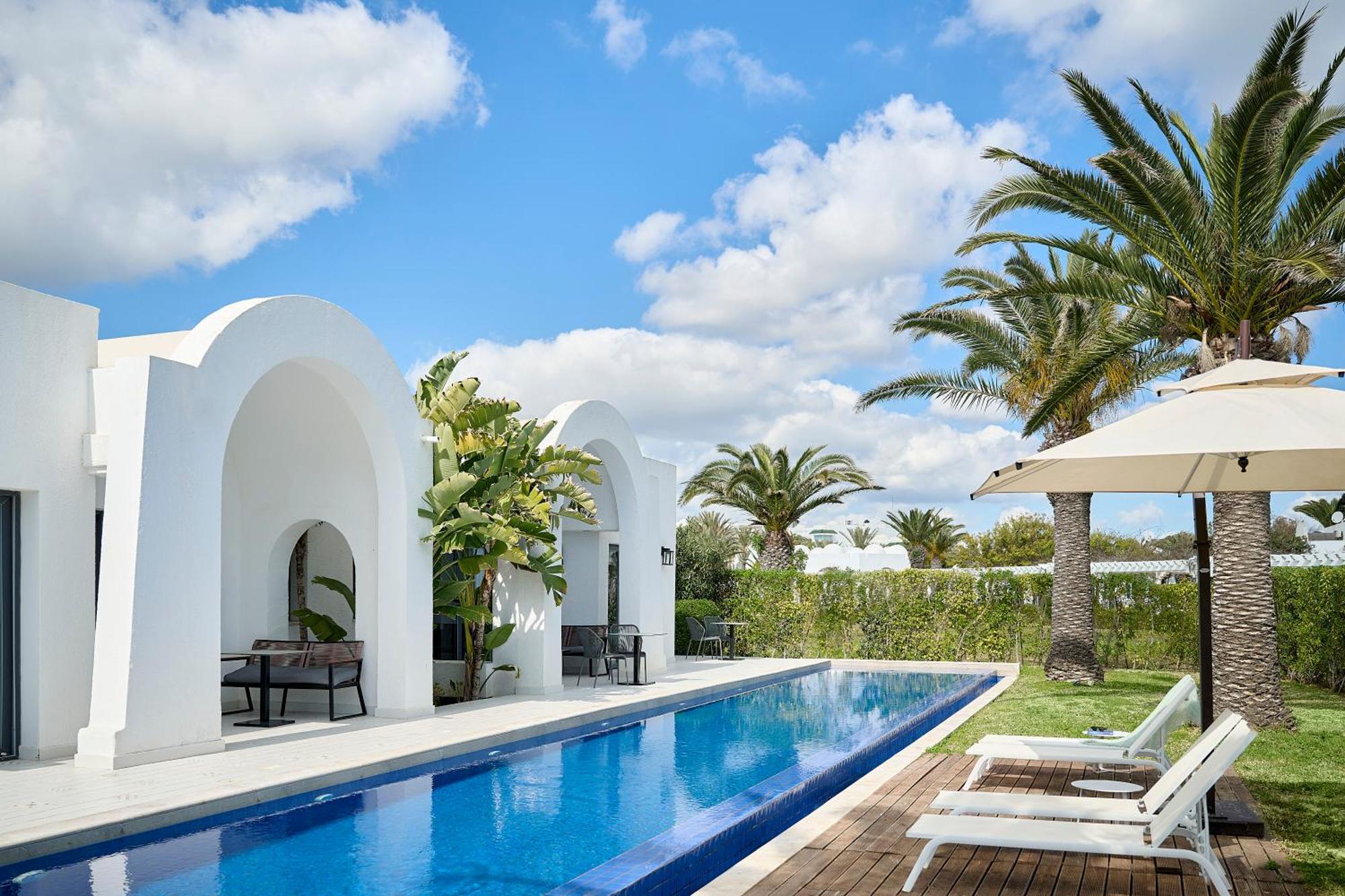 Bungalow Shared Pool
