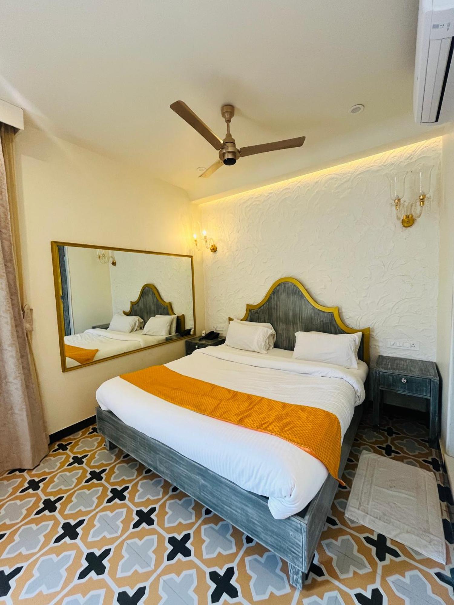Classic Deluxe Room