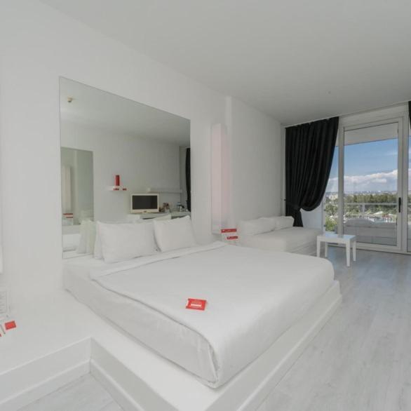 Deluxe Room with Land View