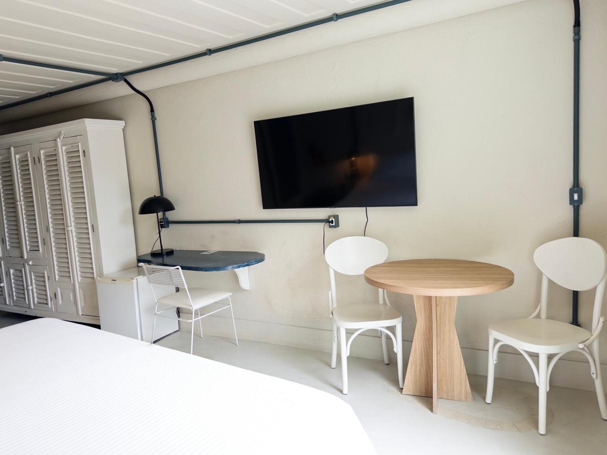 Deluxe Suite with Balcony