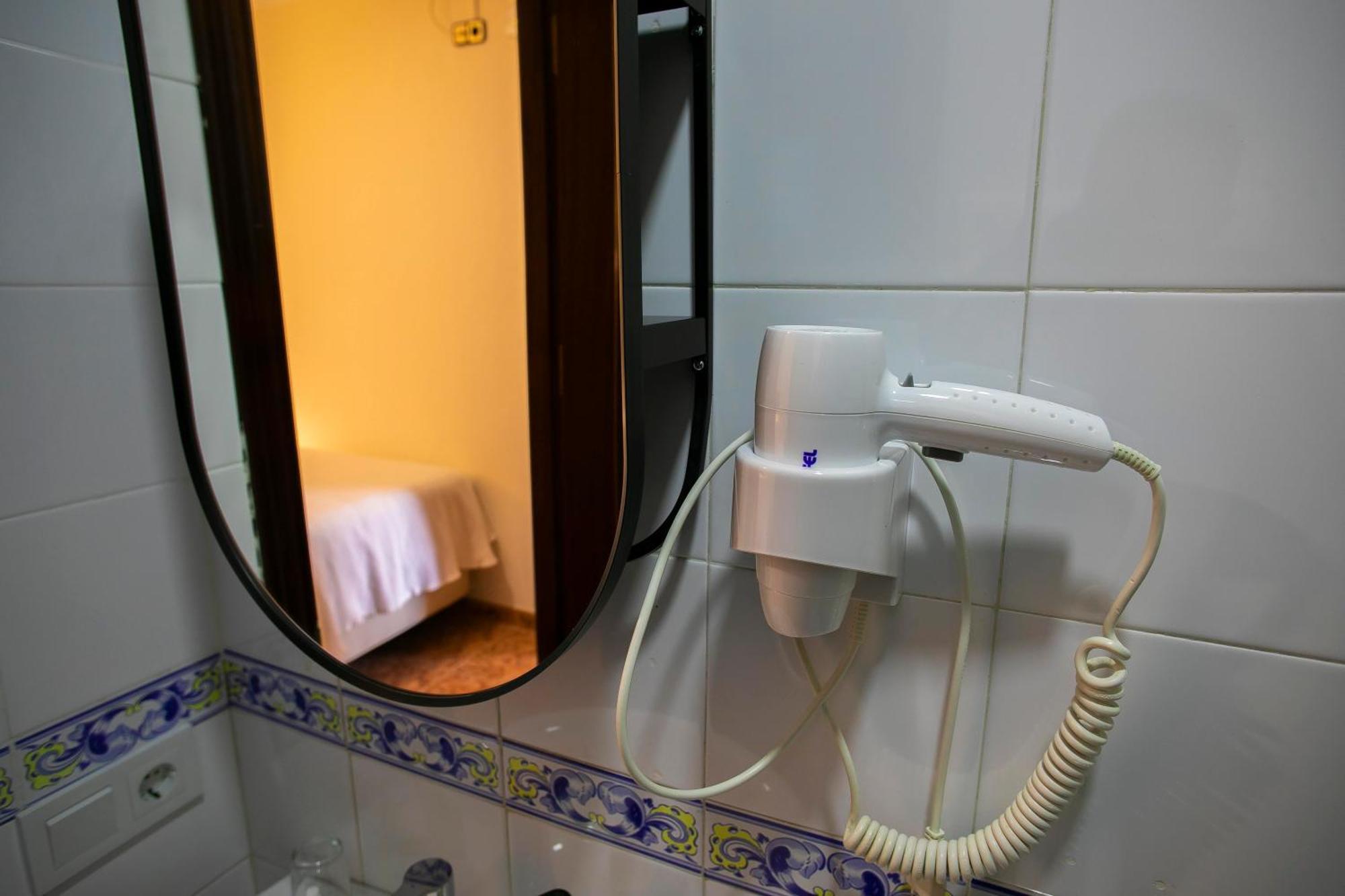 Budget Single Room