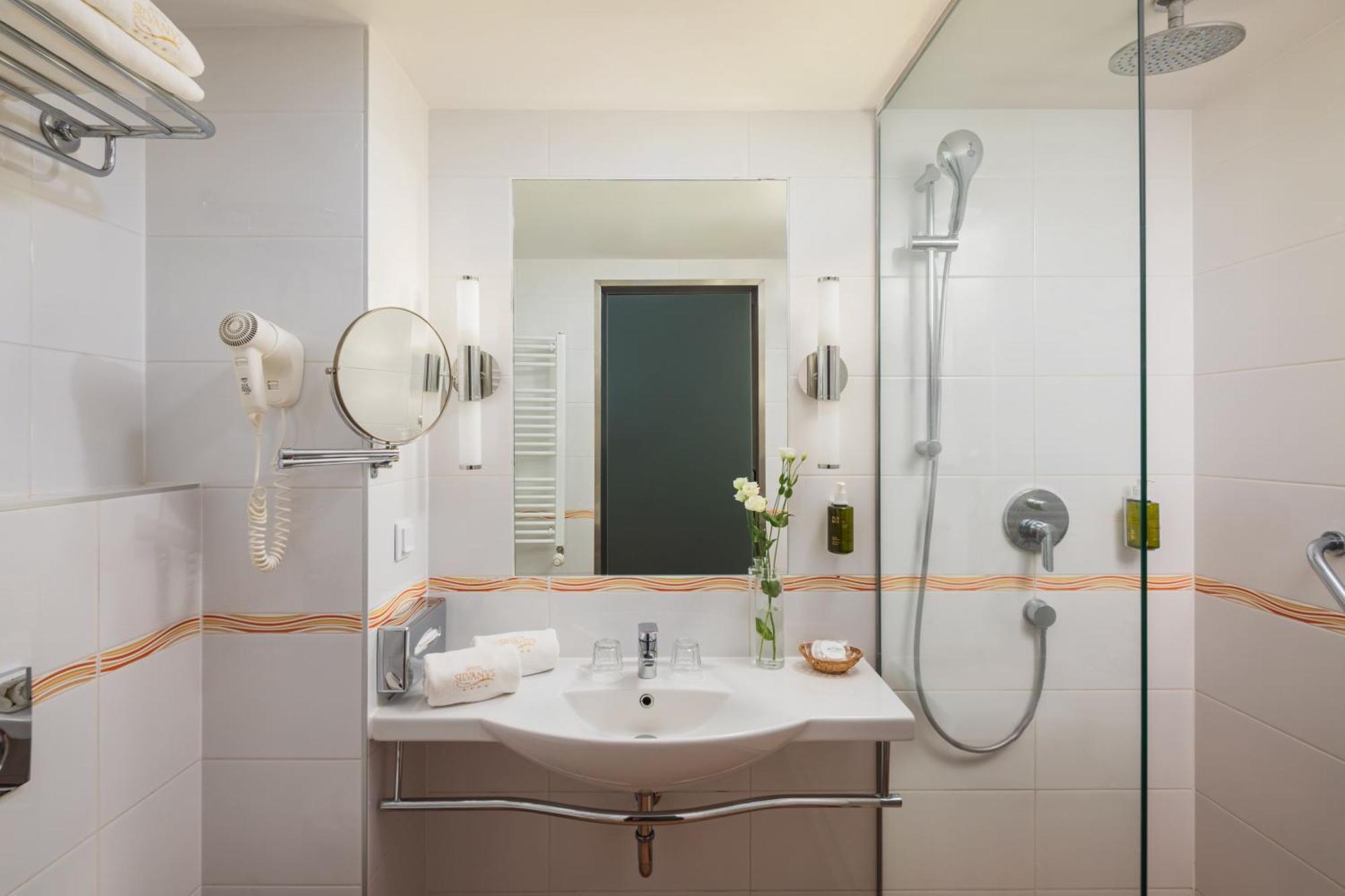 Standard Premium Double or Twin Room with Forest View