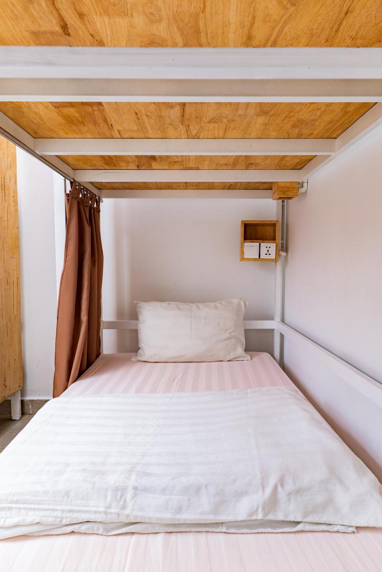 Mixed Dormitory Room