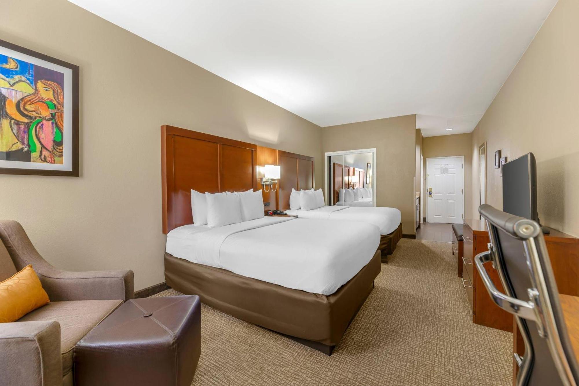 Deluxe Double Room with Two Double Beds - Non-Smoking