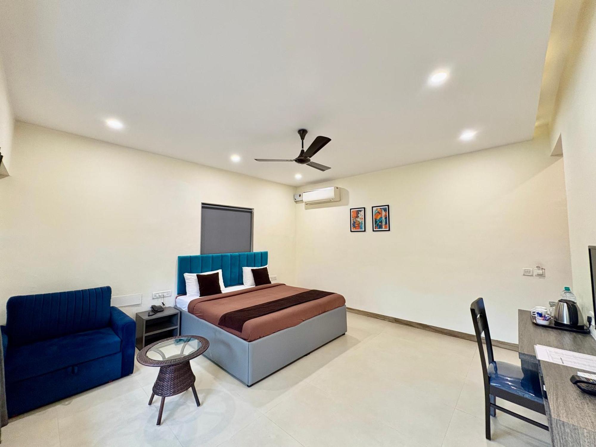 Classic King Room with Balcony