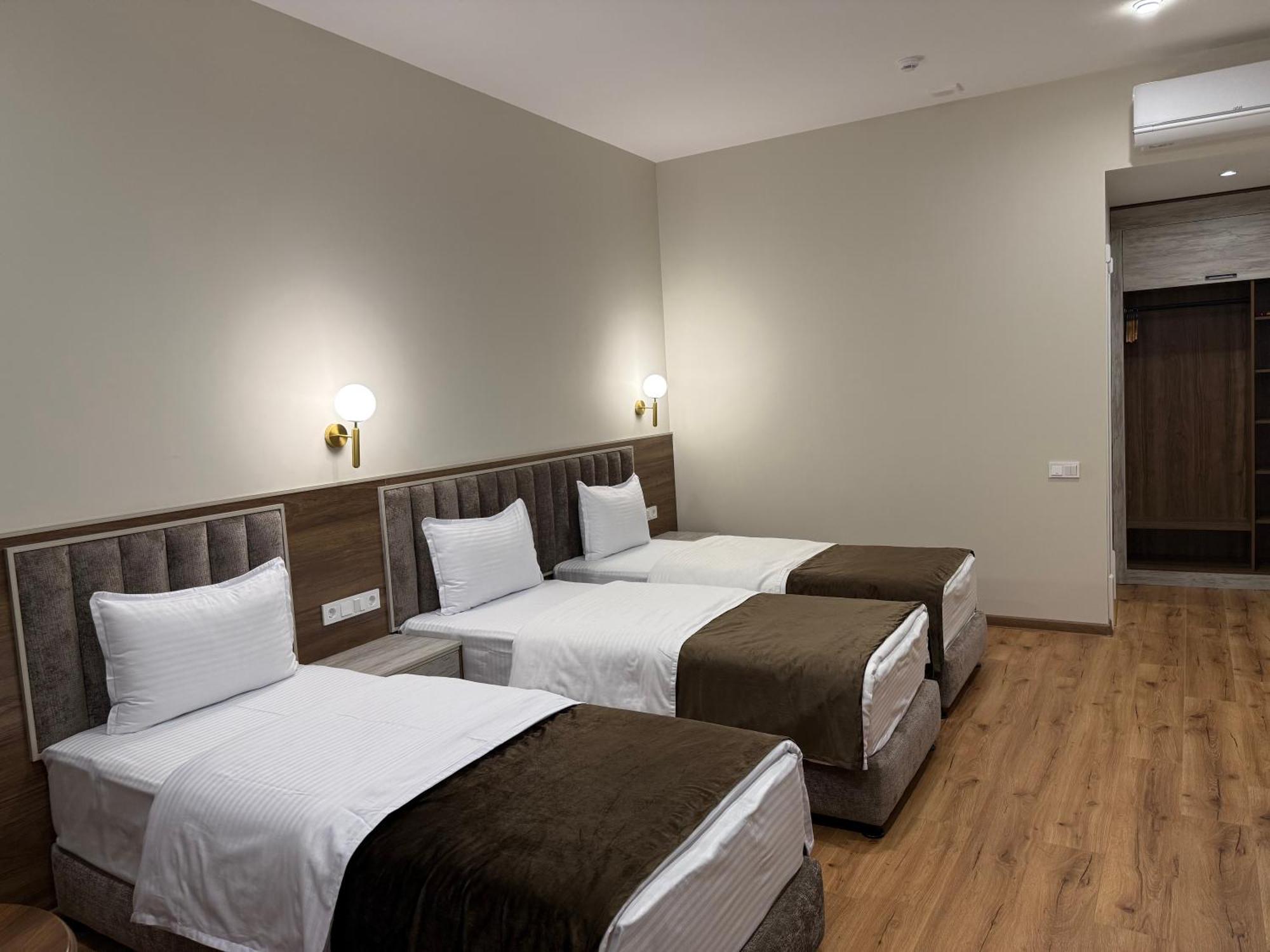 Comfort Triple Room