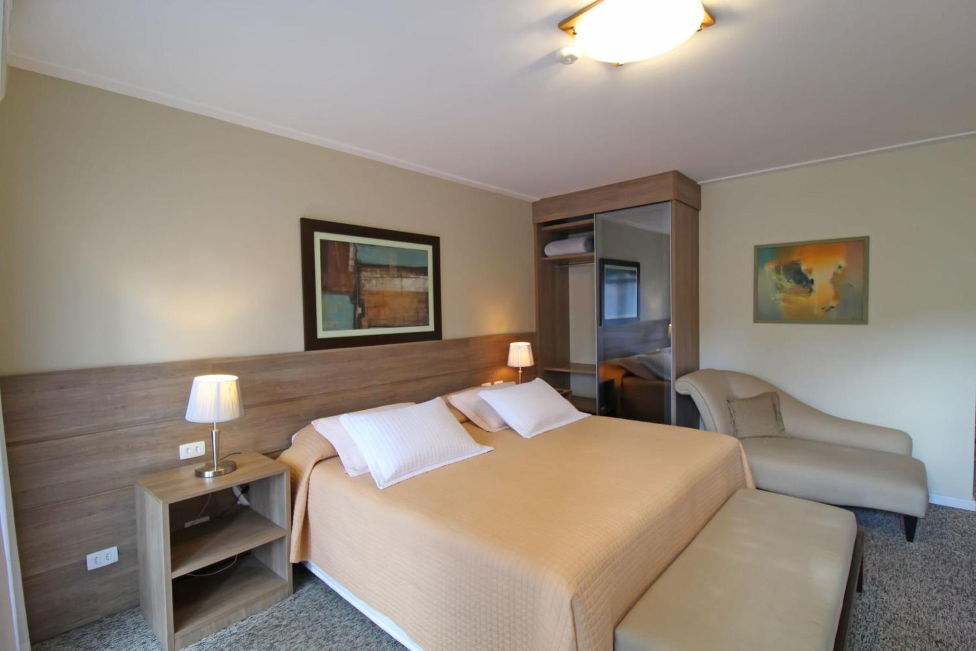 Luxury Suite