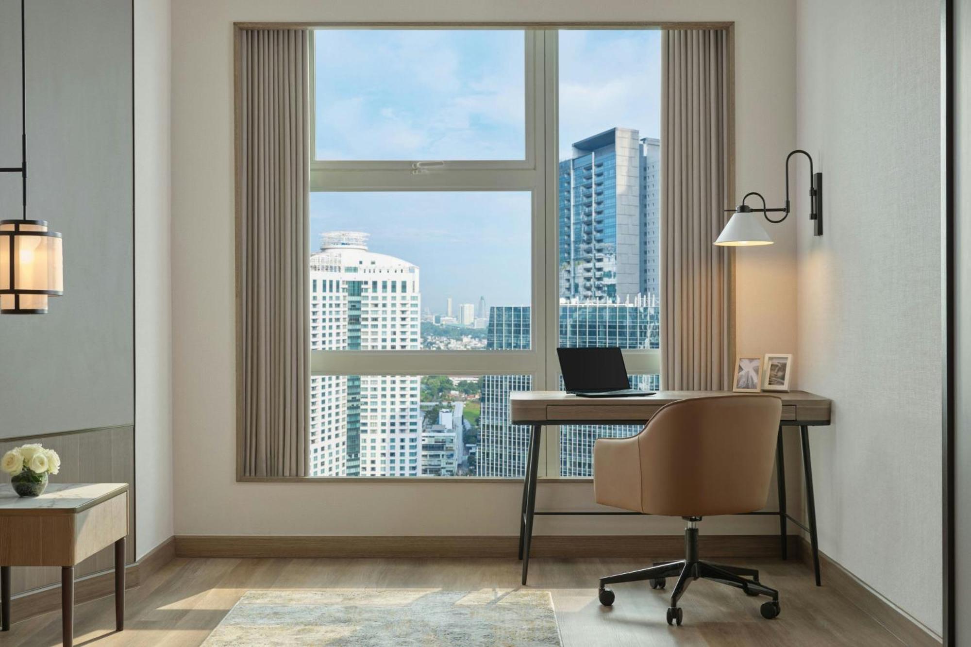 Premier One-Bedroom King Suite with City View - High Floor