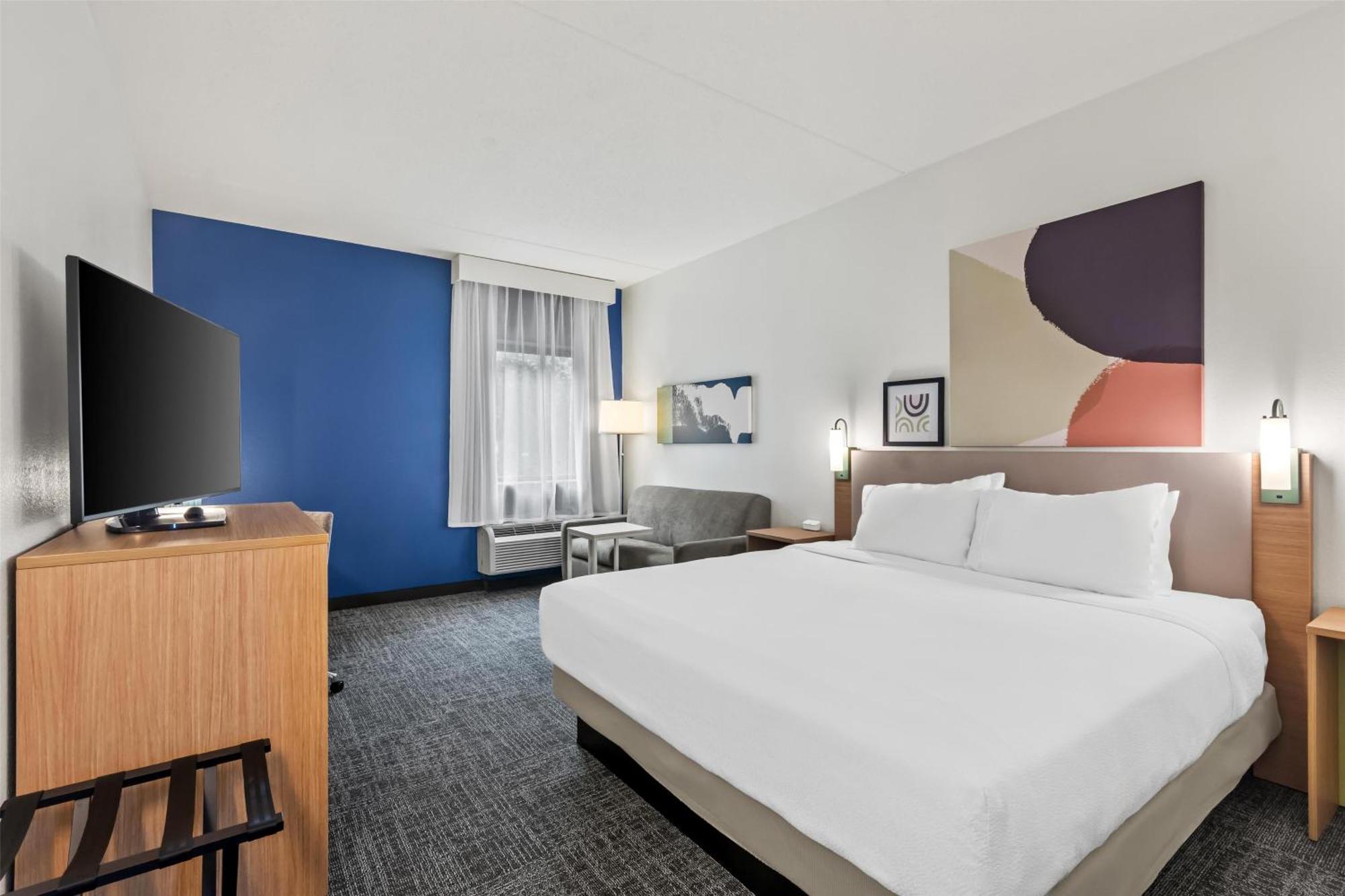 King Room with Sofa Bed - Non-Smoking