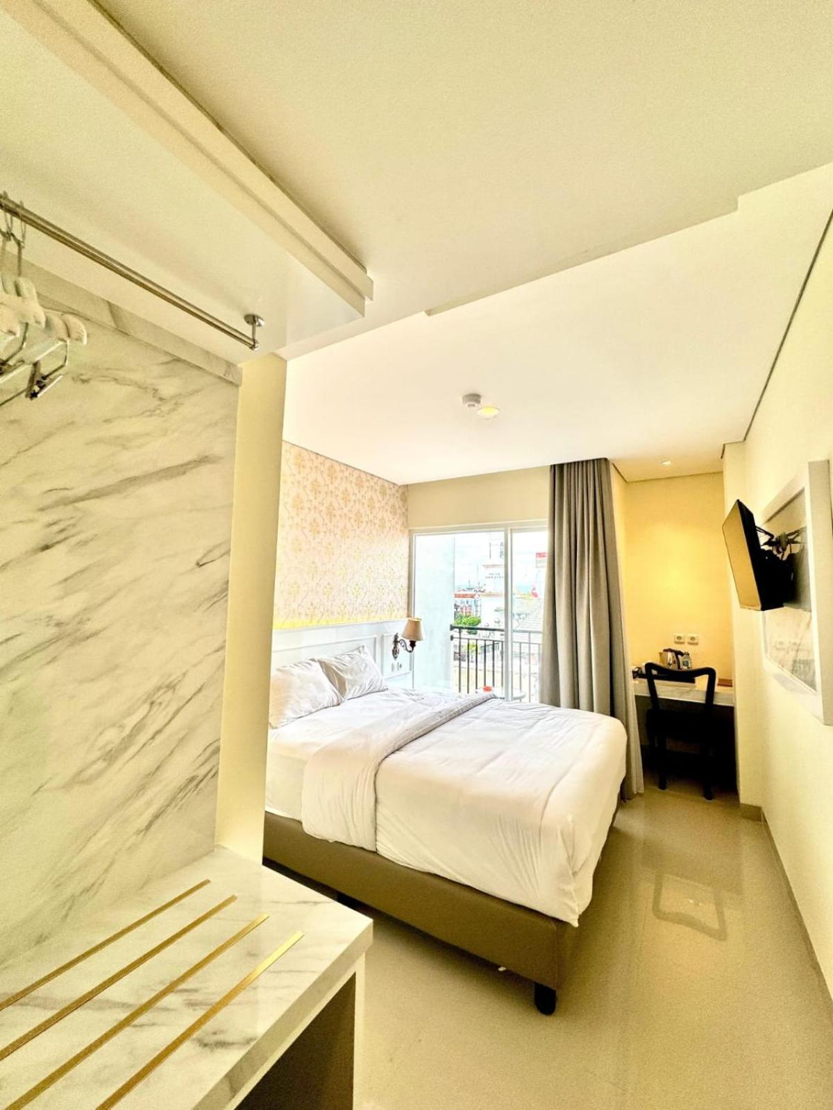 Single Room with Balcony