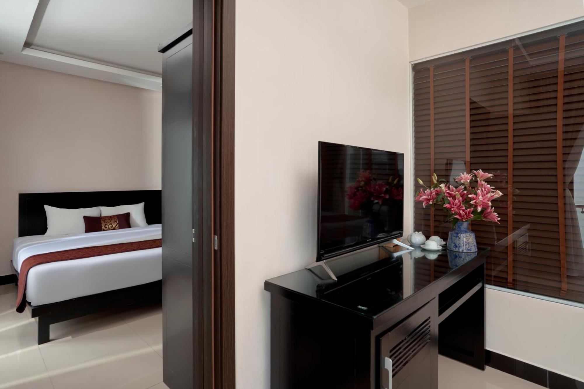 Family Connecting Deluxe Room with Balcony