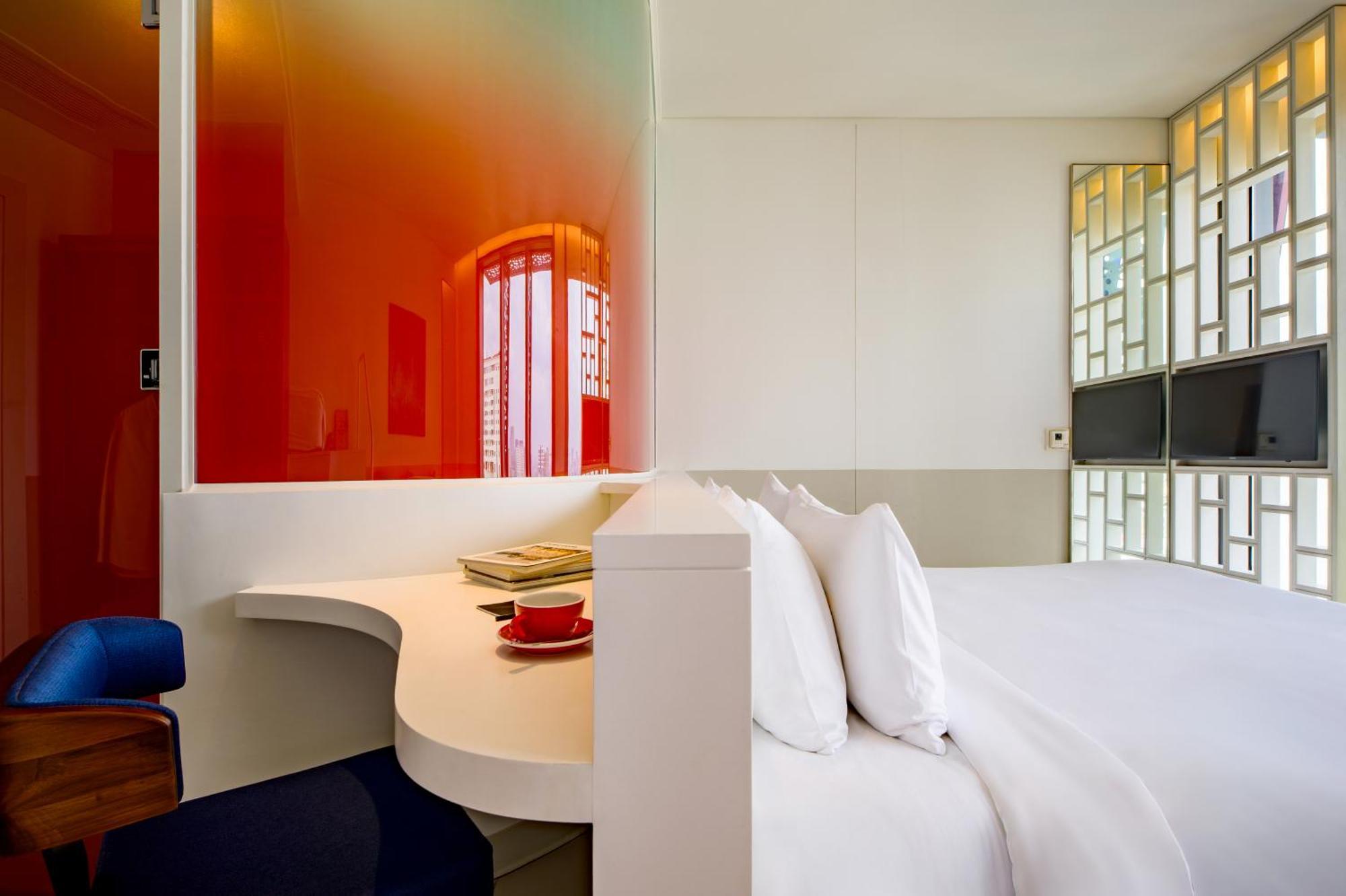 Deluxe King Room with City View