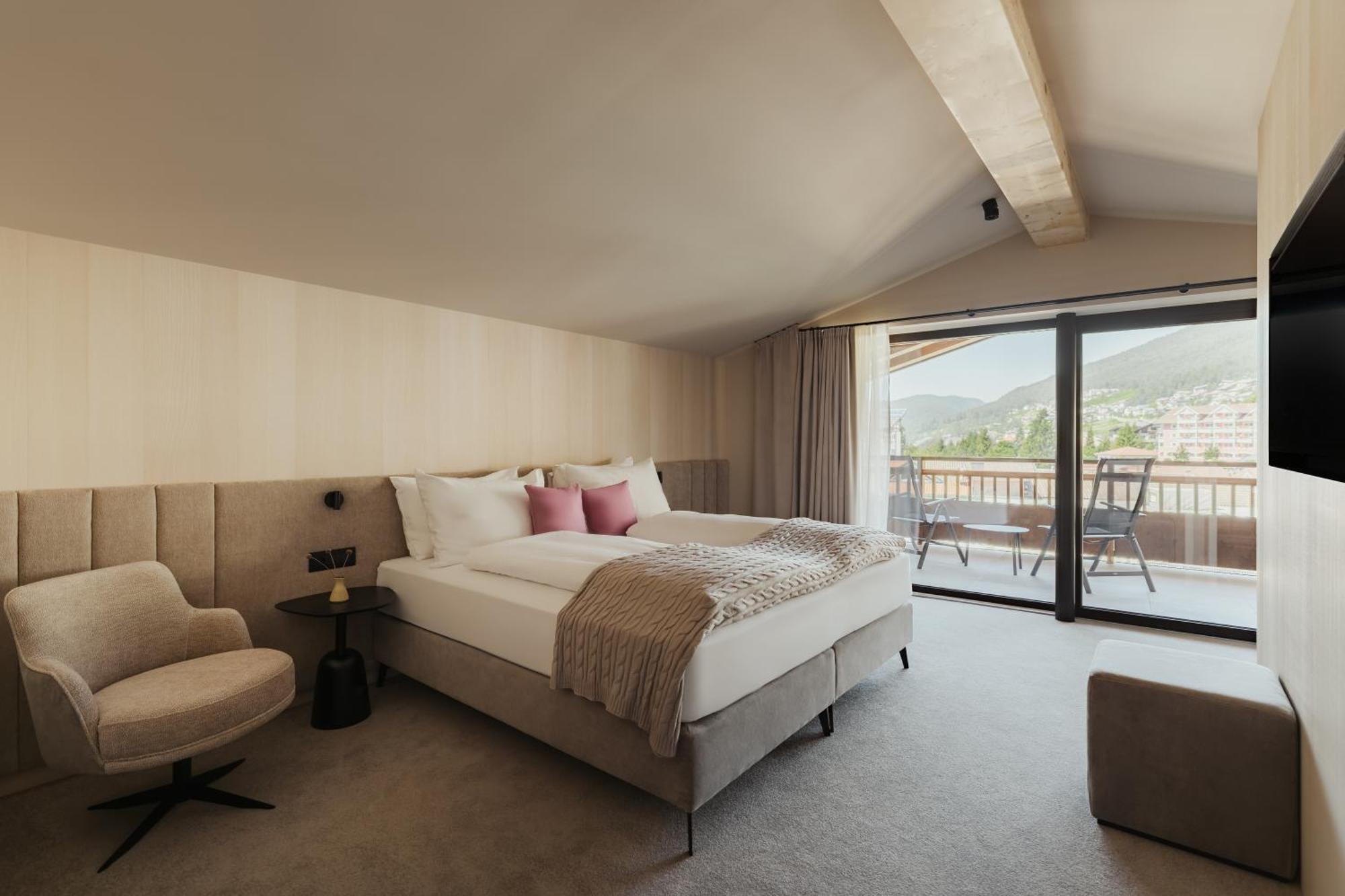 Superior King Suite