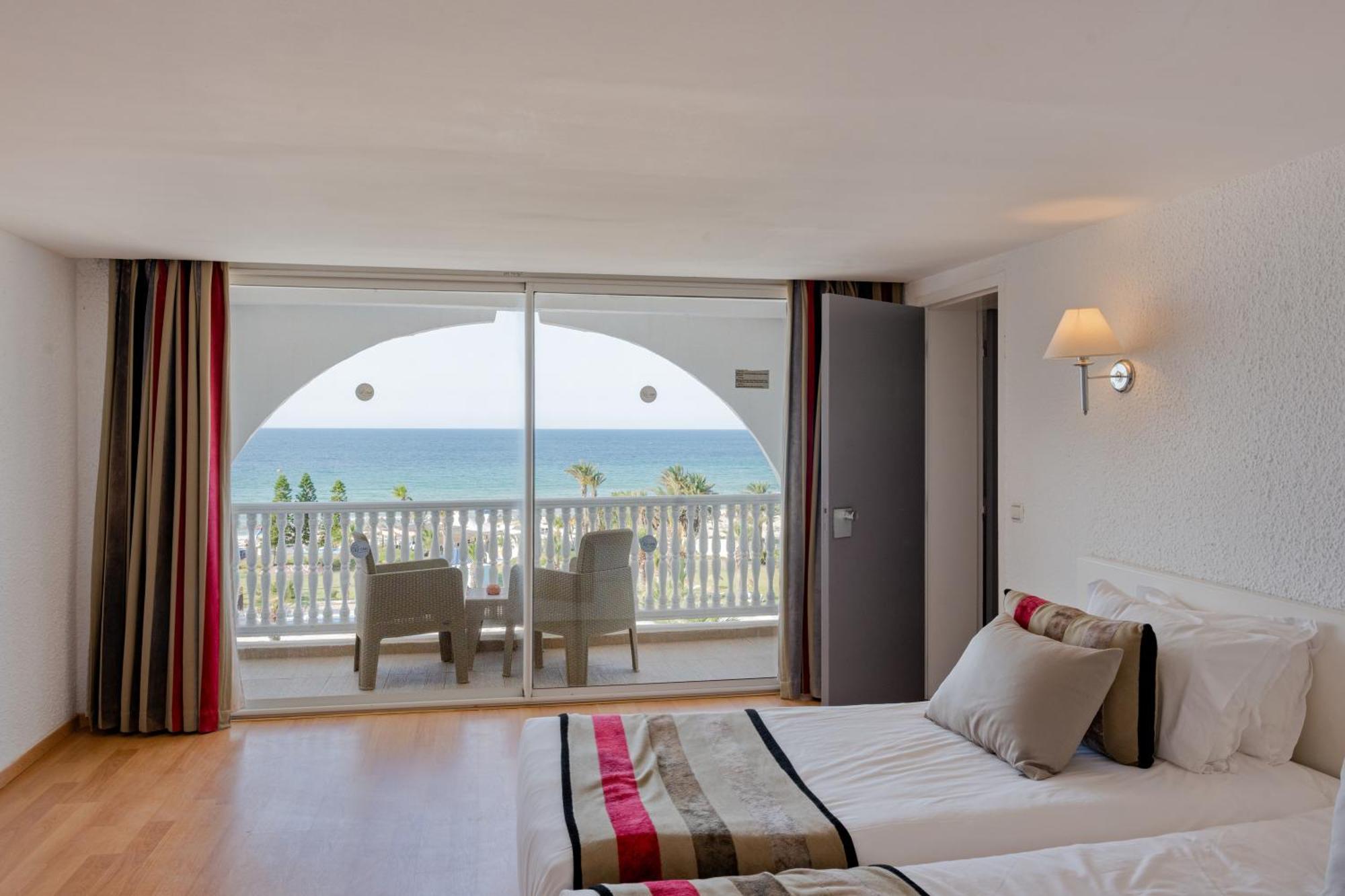 Family Room with Sea View