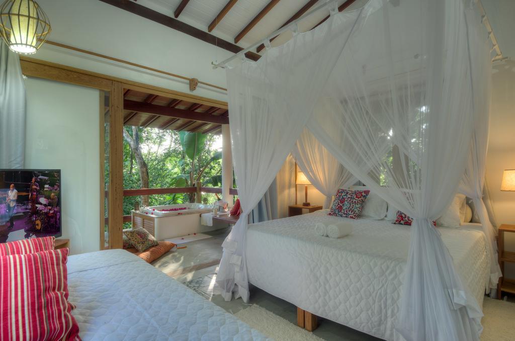 Deluxe Suite with Spa Bath