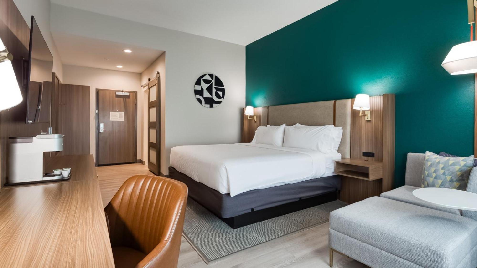 Standard King Room