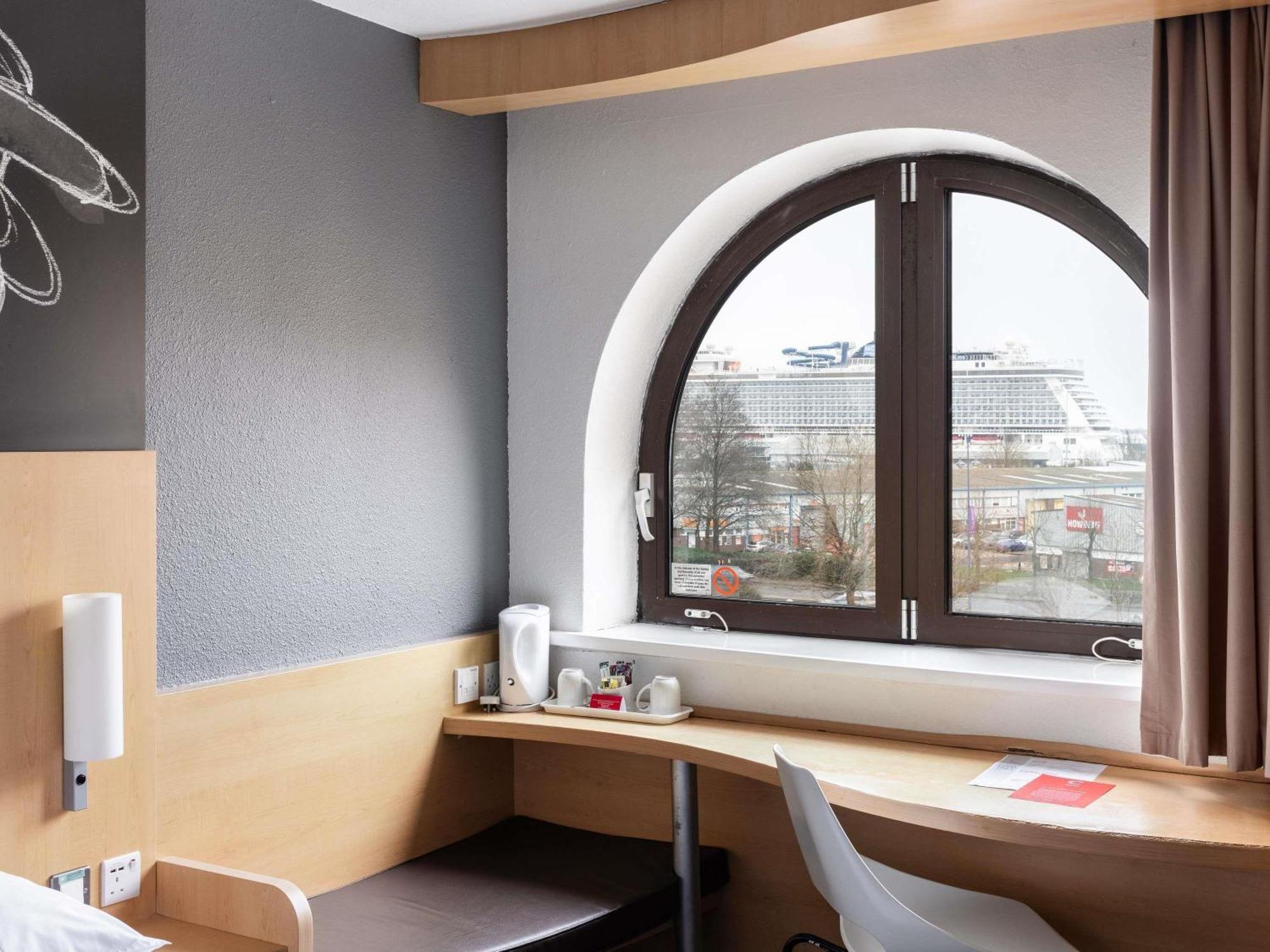 Standard Double Room with Harbor View