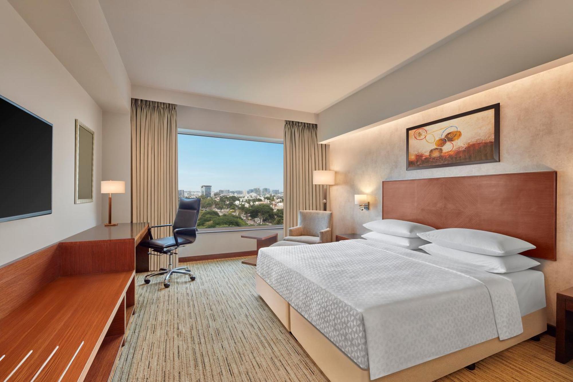 Executive King Bed Room with 30% discount on Food & Soft Beverages and Complimentary Lounge Access with 2 IMFL drinks & snack buffet during 1800 to 2000 hrs