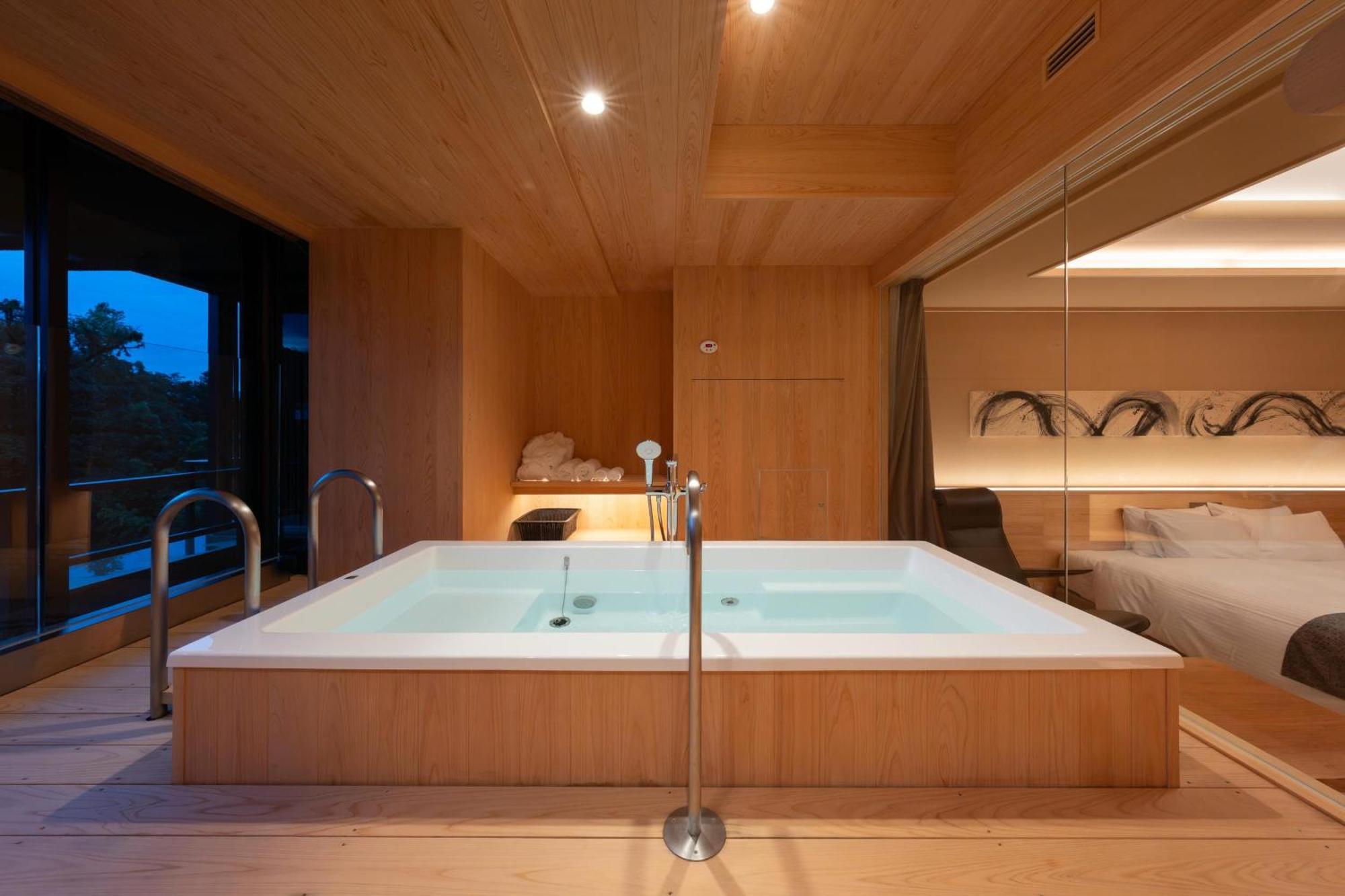King Room with Spa Bath