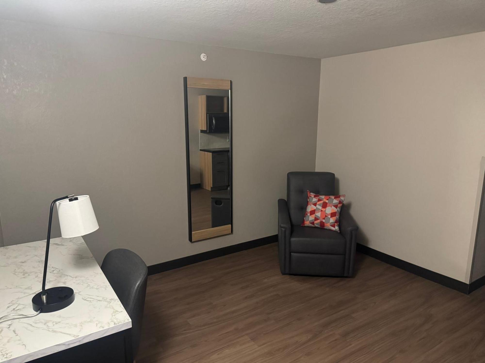 King Studio Suite
