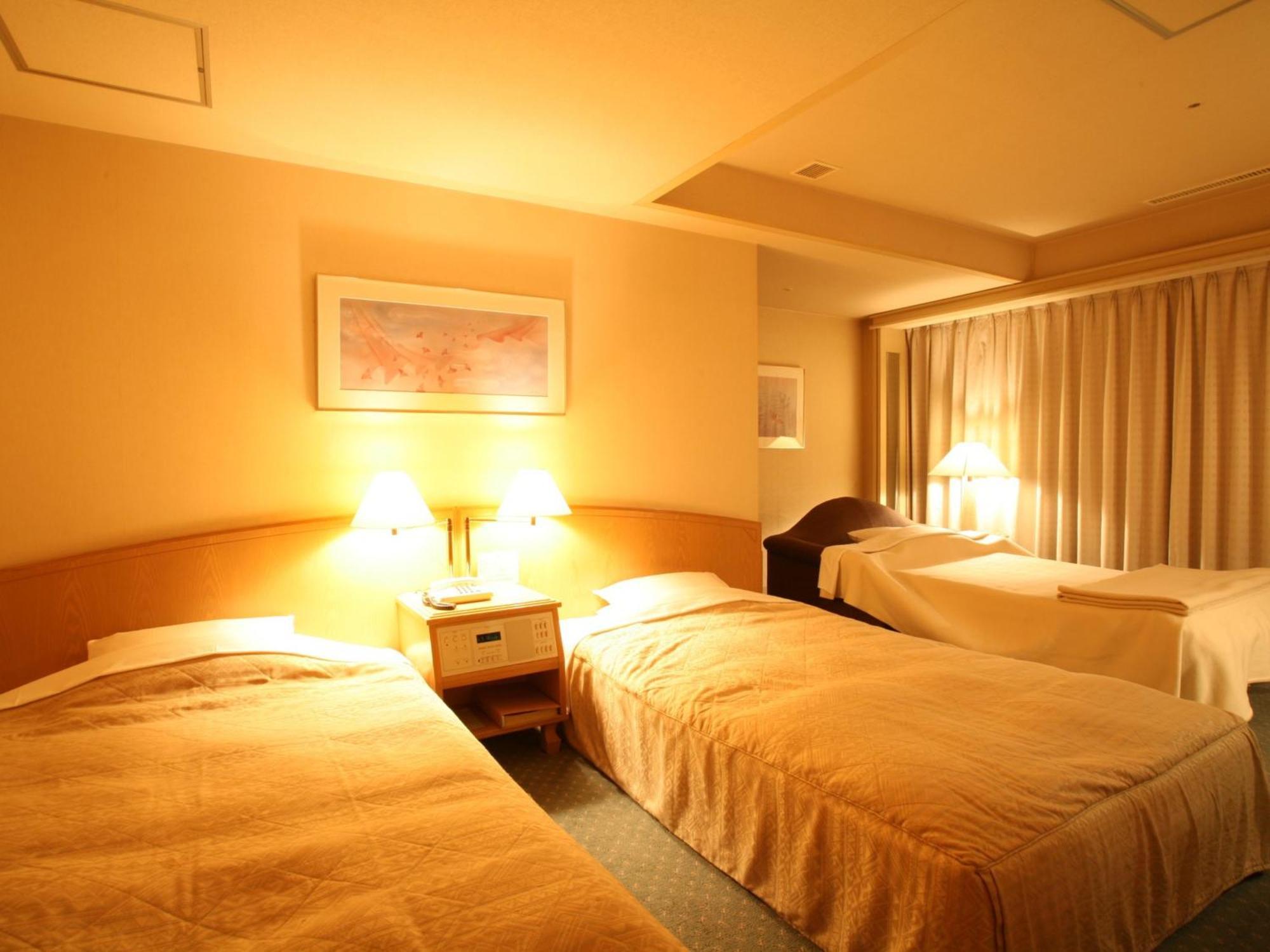 Triple Room - Main Building - Smoking