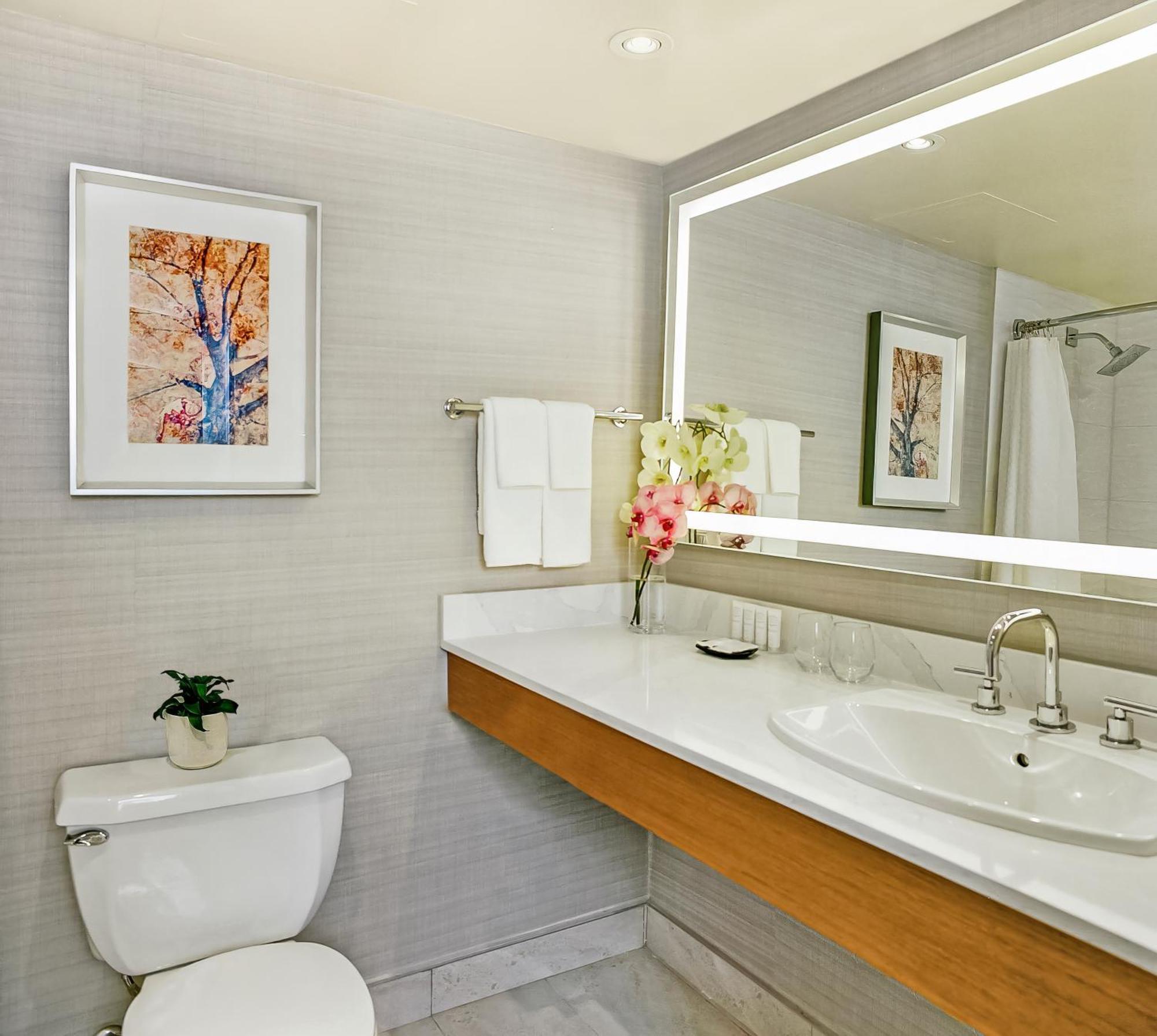 Standard Queen Room with Two Queen Beds - Pet Friendly
