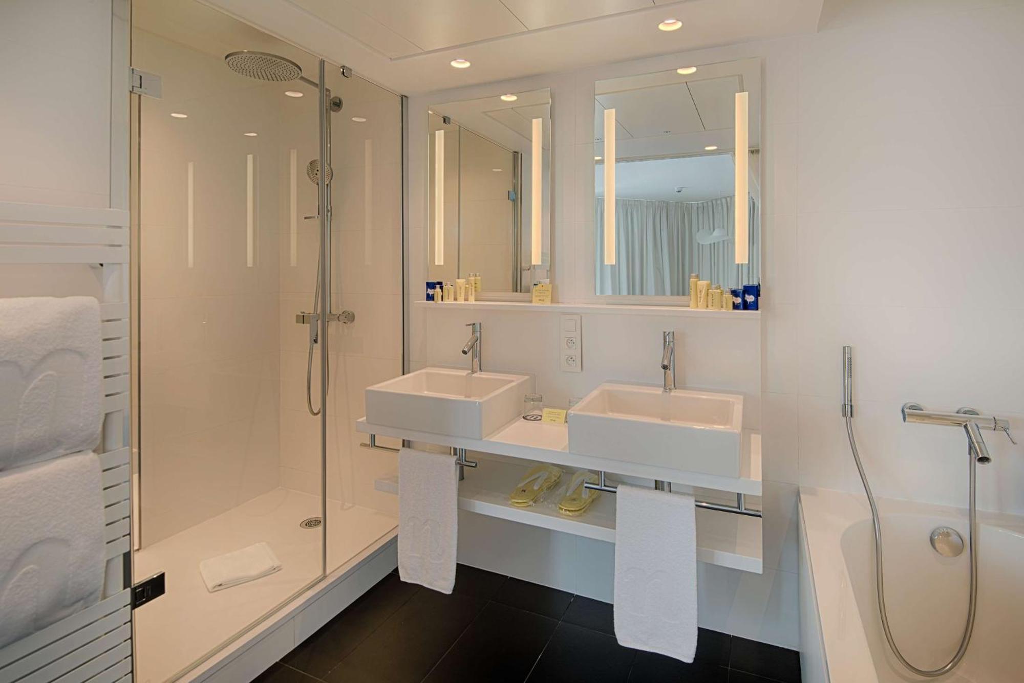 Nhow Sea View Suite (2 Adults + 2 Children)