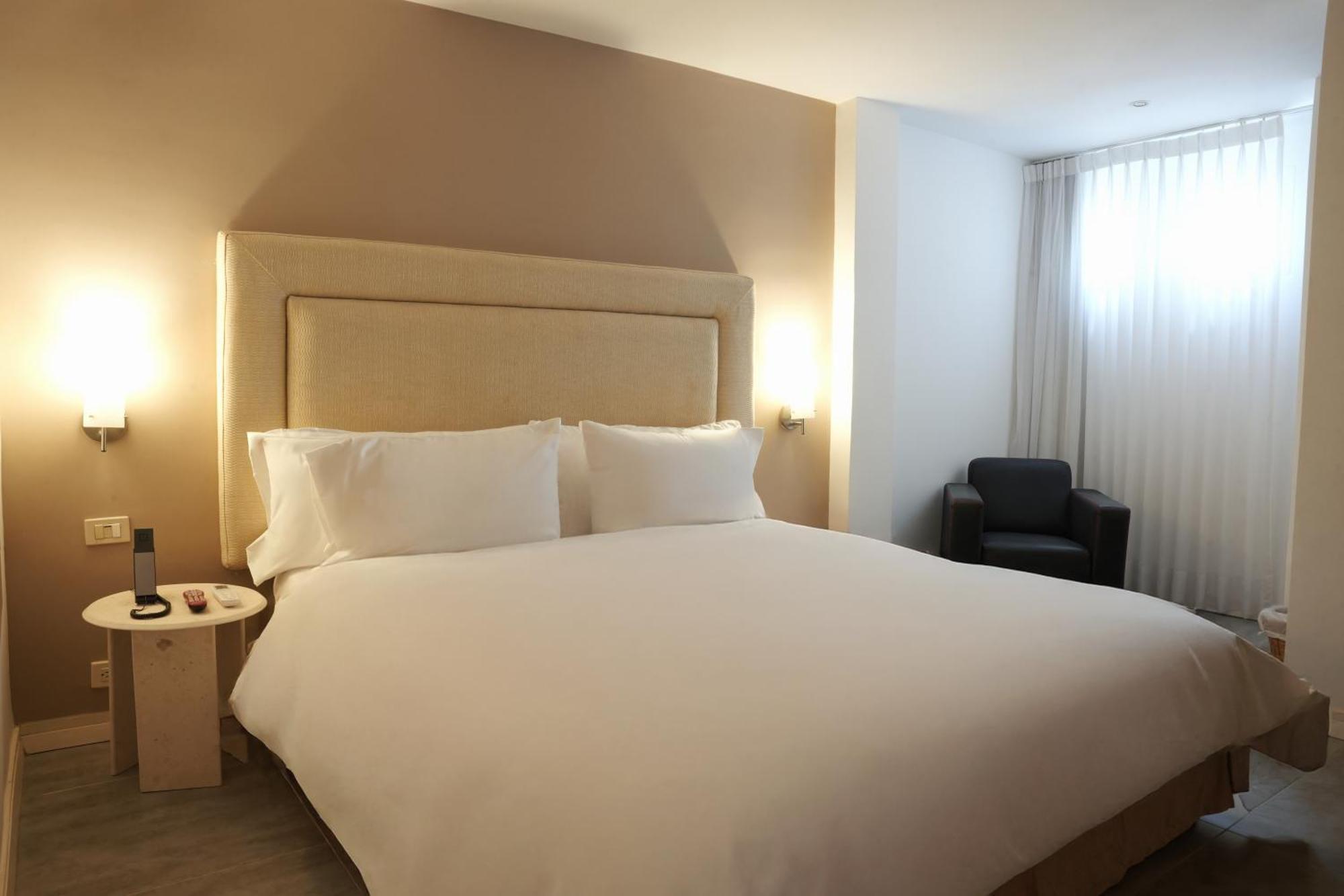 Standard Queen Room