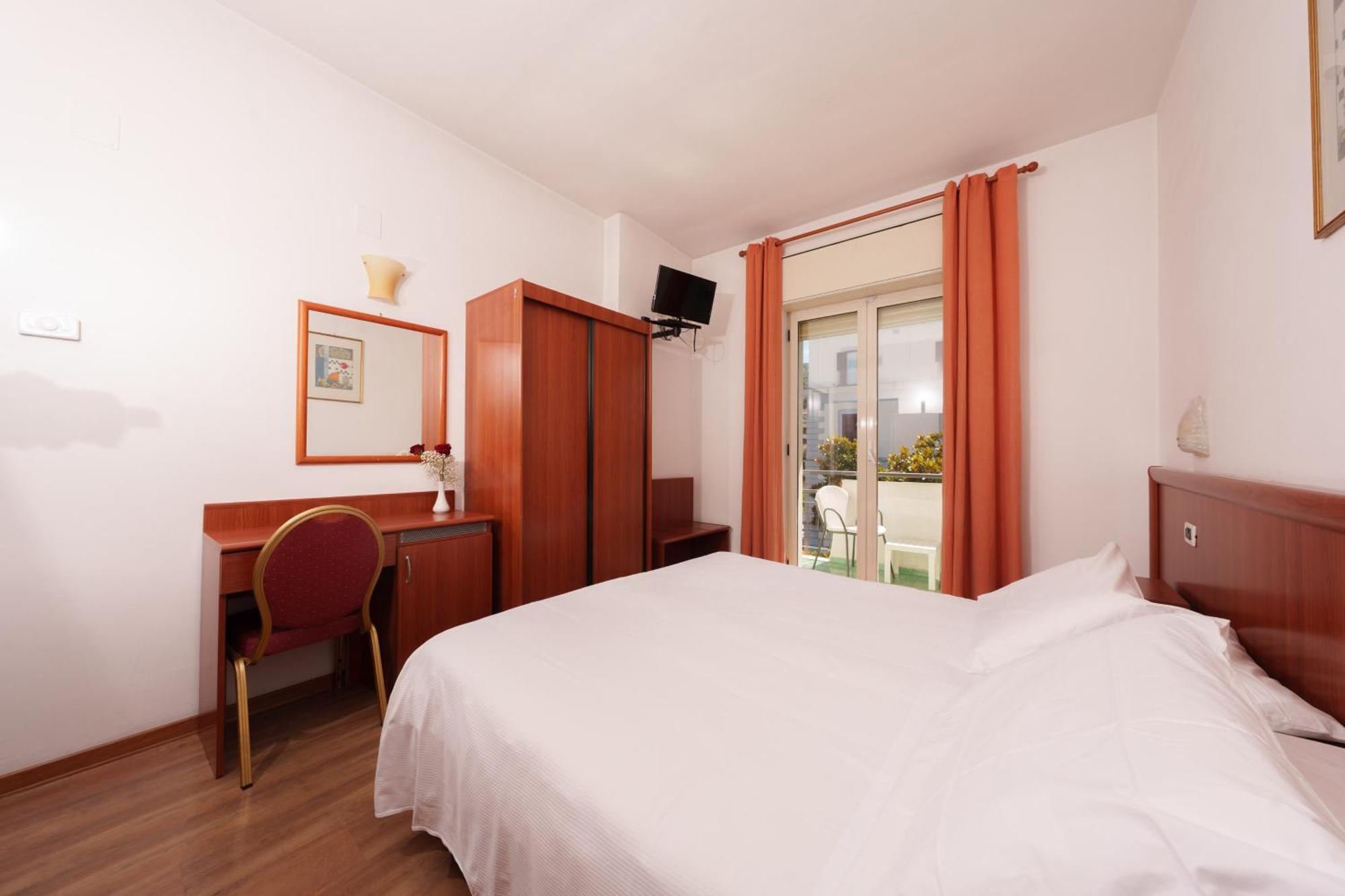 Standard Double or Twin Room with Mountain View