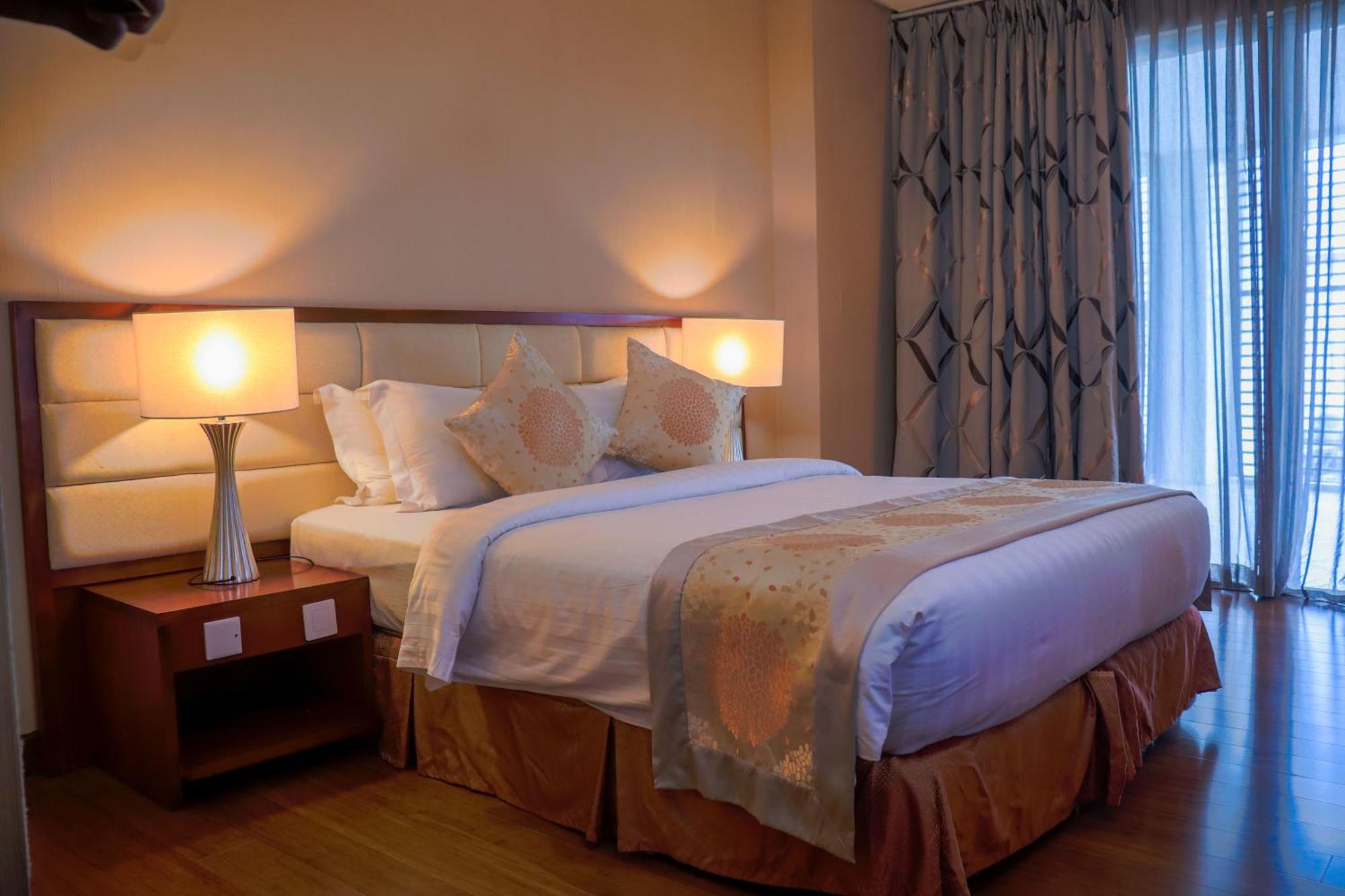 Deluxe Queen Room