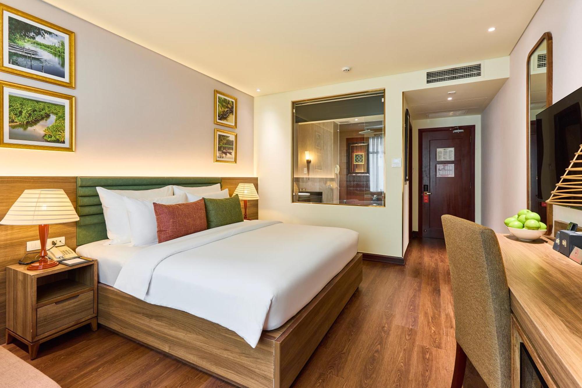 Deluxe Double With Window, Free Afternoon Tea