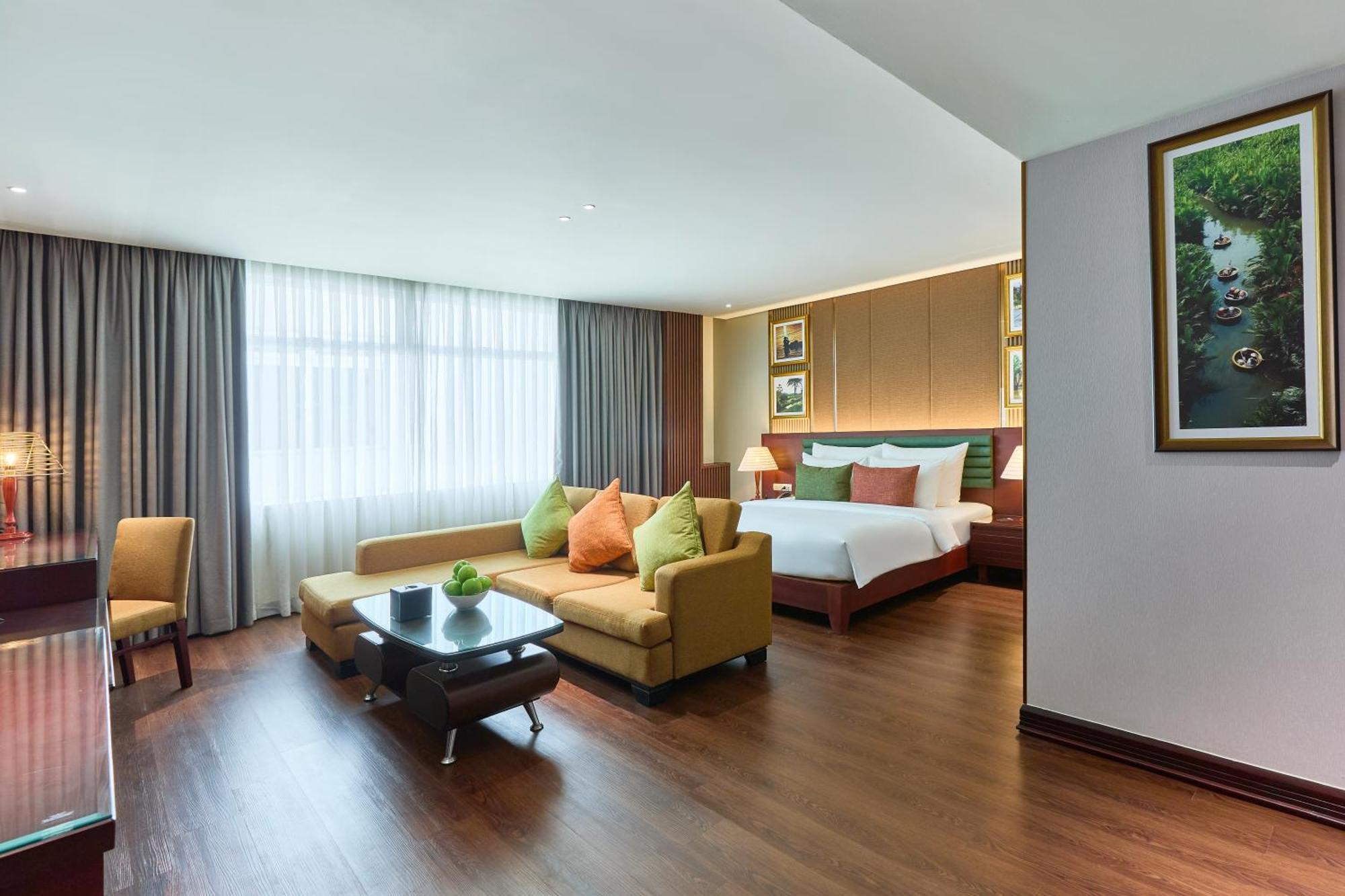 Kin Suite, free Afternoon Tea