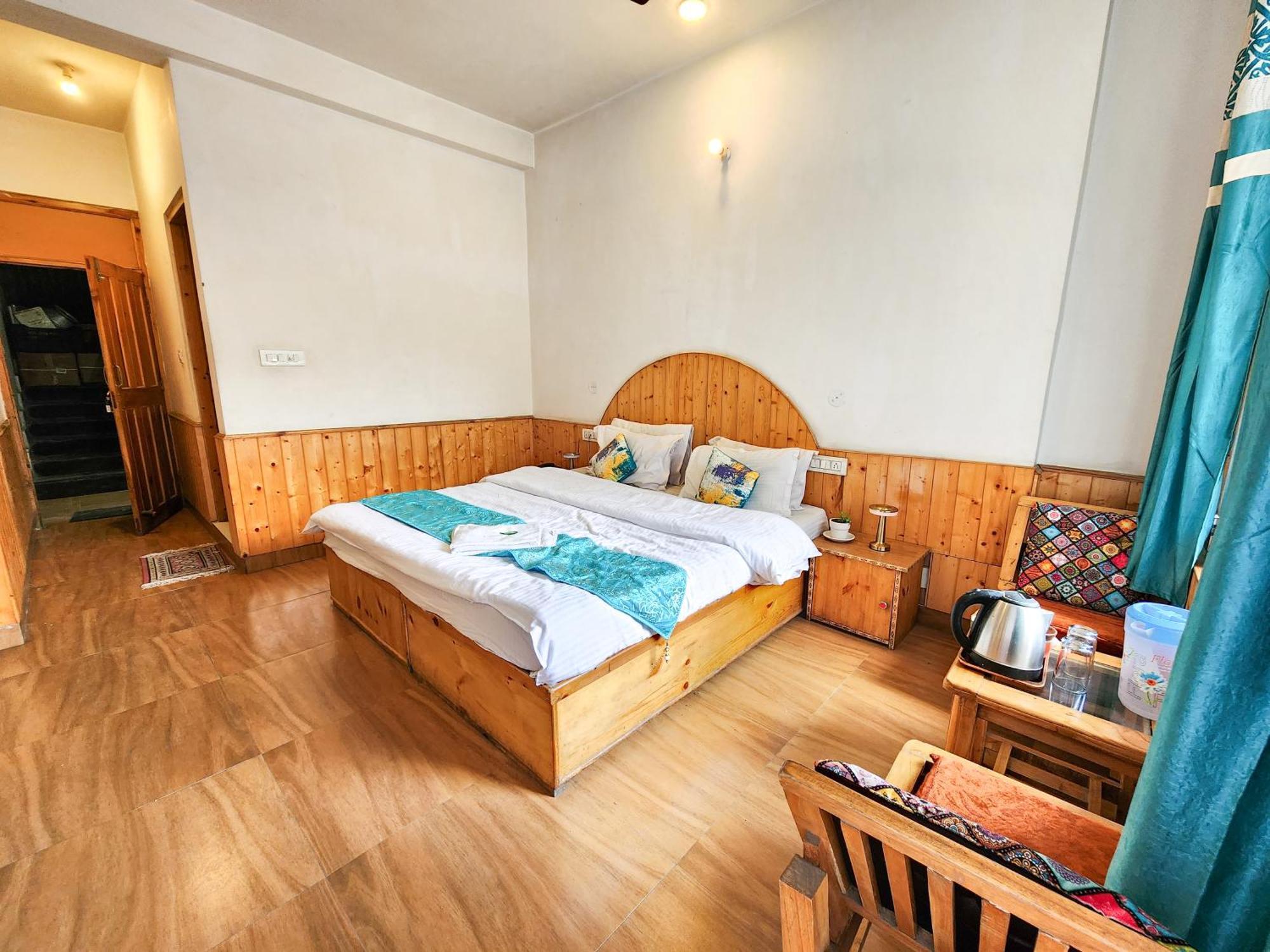 Deluxe Double Room with Balcony