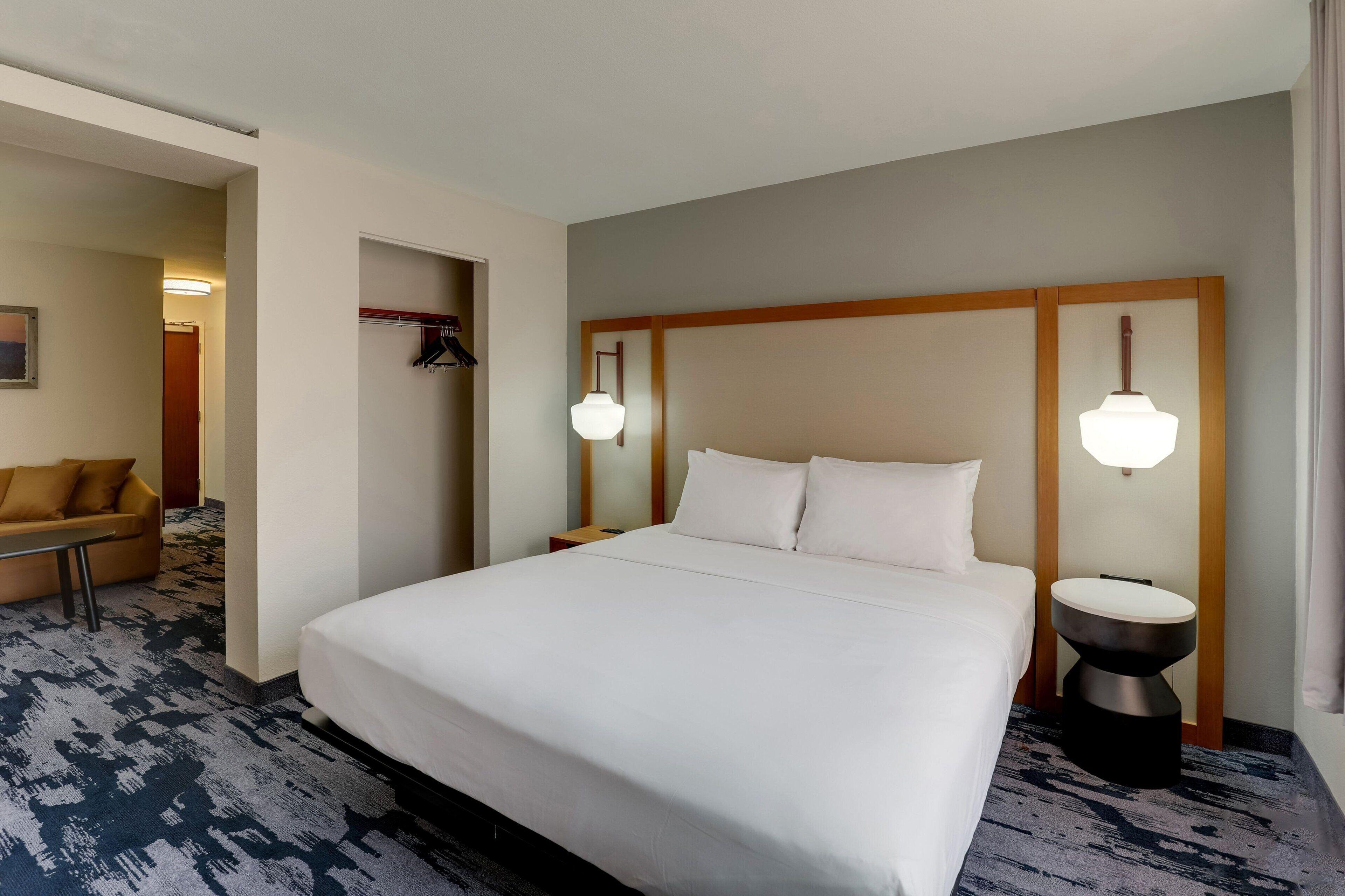 Large King Suite with Sofa Bed - Non-Smoking