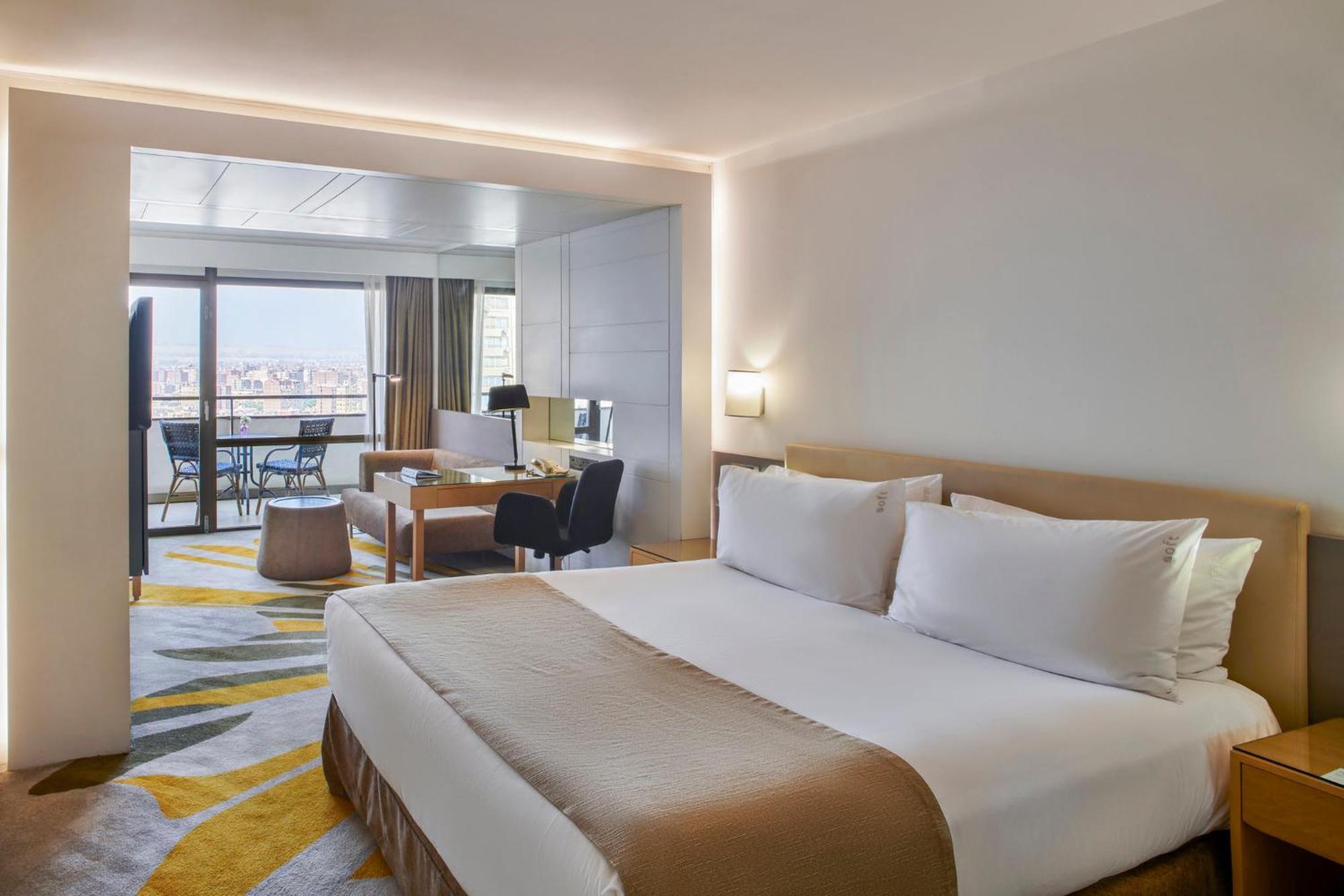 King Room with City View - Smoking