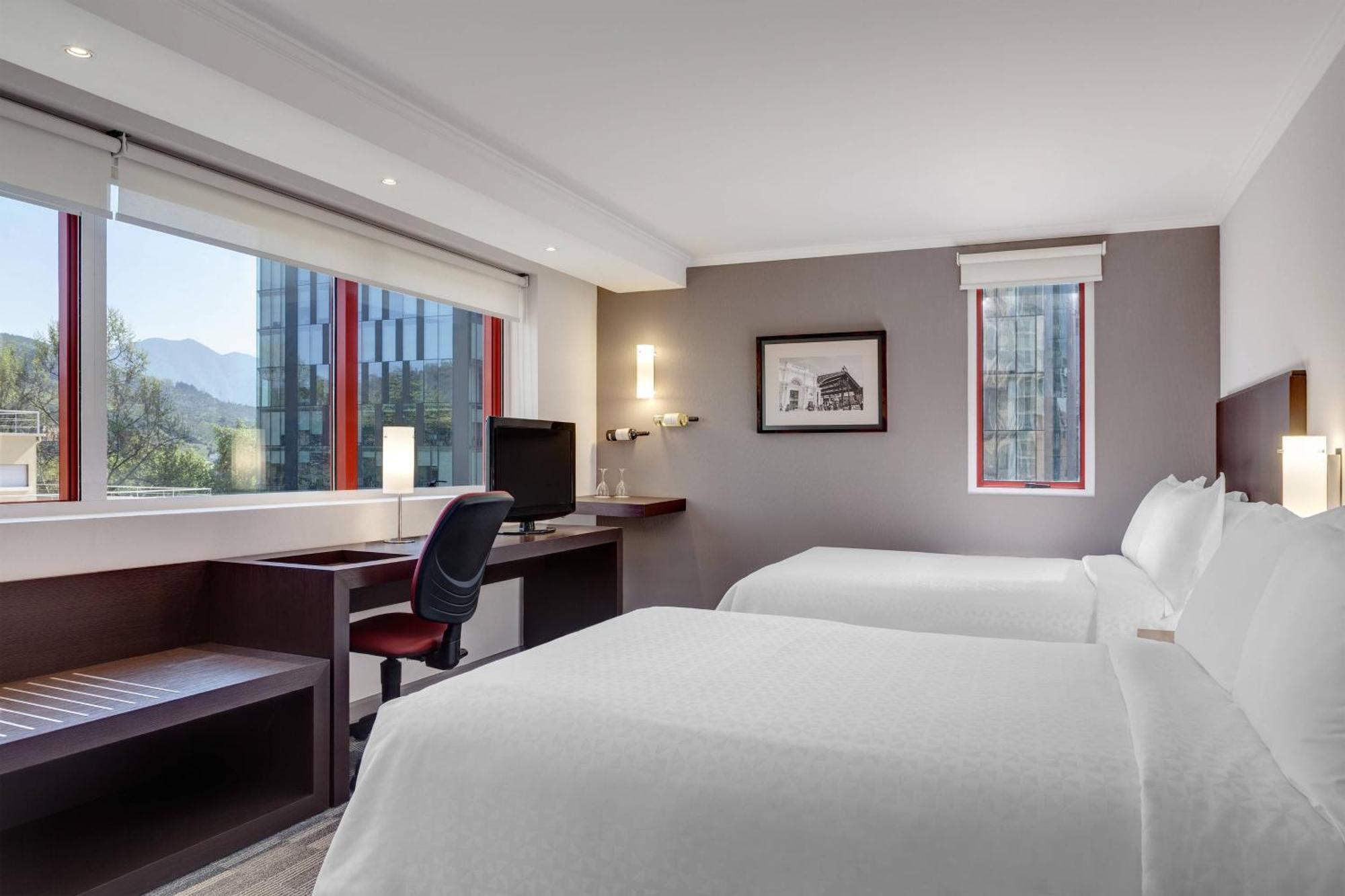 Deluxe, Guest room, 2 Double, City view