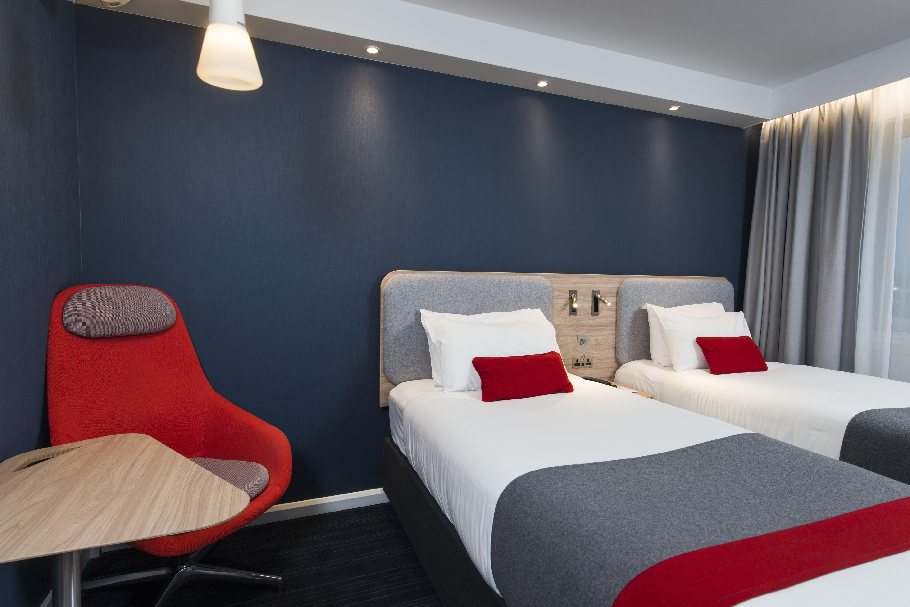 Standard Twin Room with Free Hot Breakfast