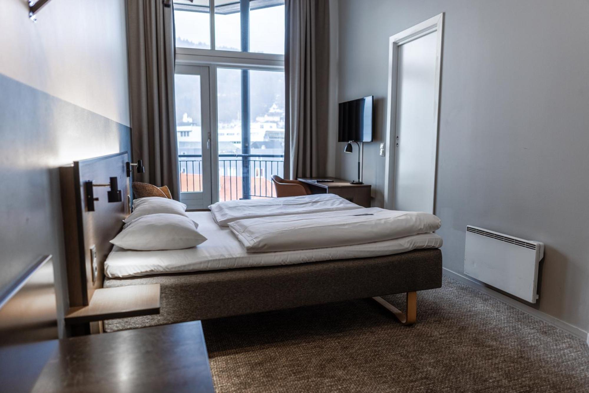 Queen Room with Balcony