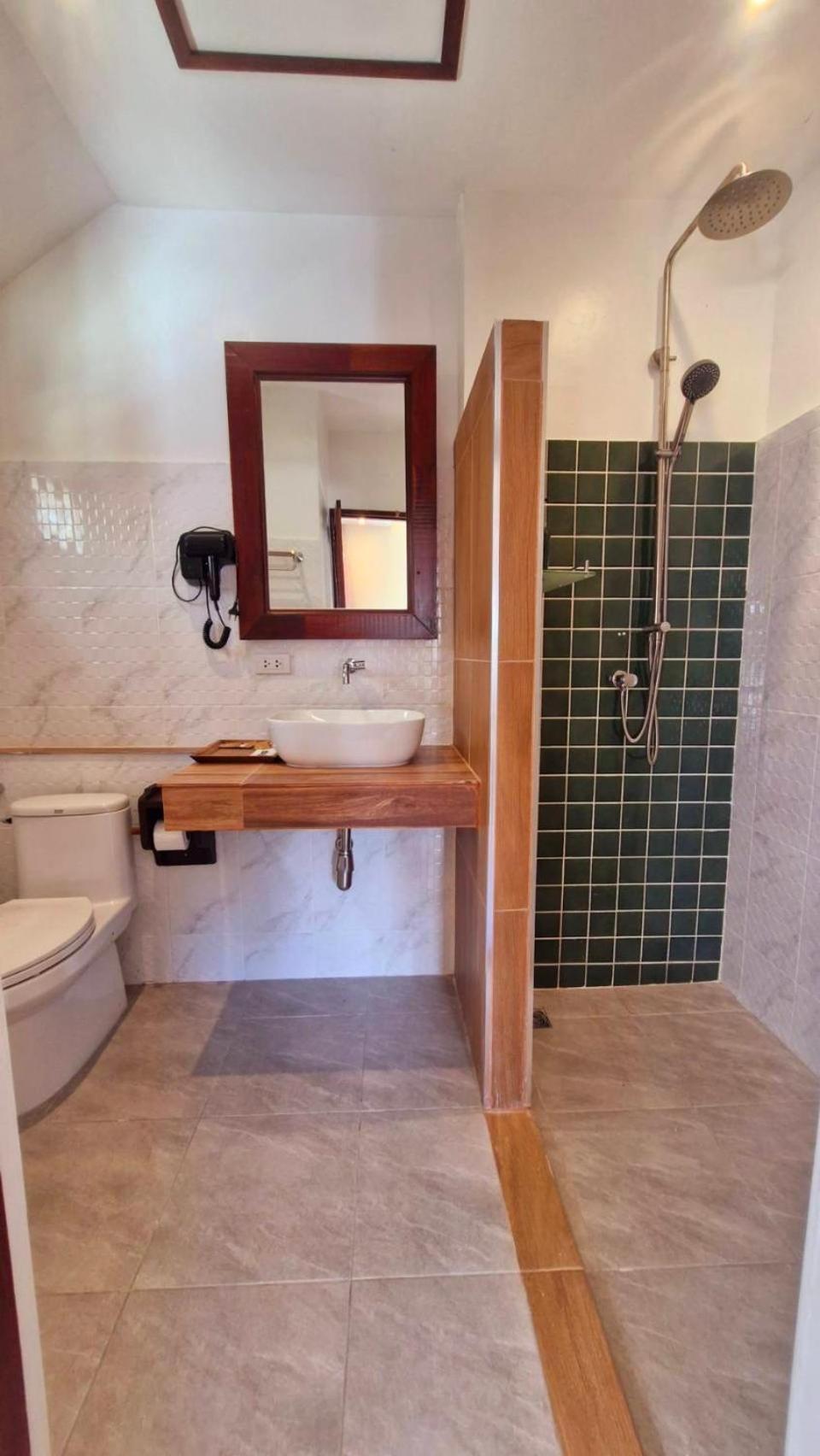 Deluxe Bungalow (3 Adults)