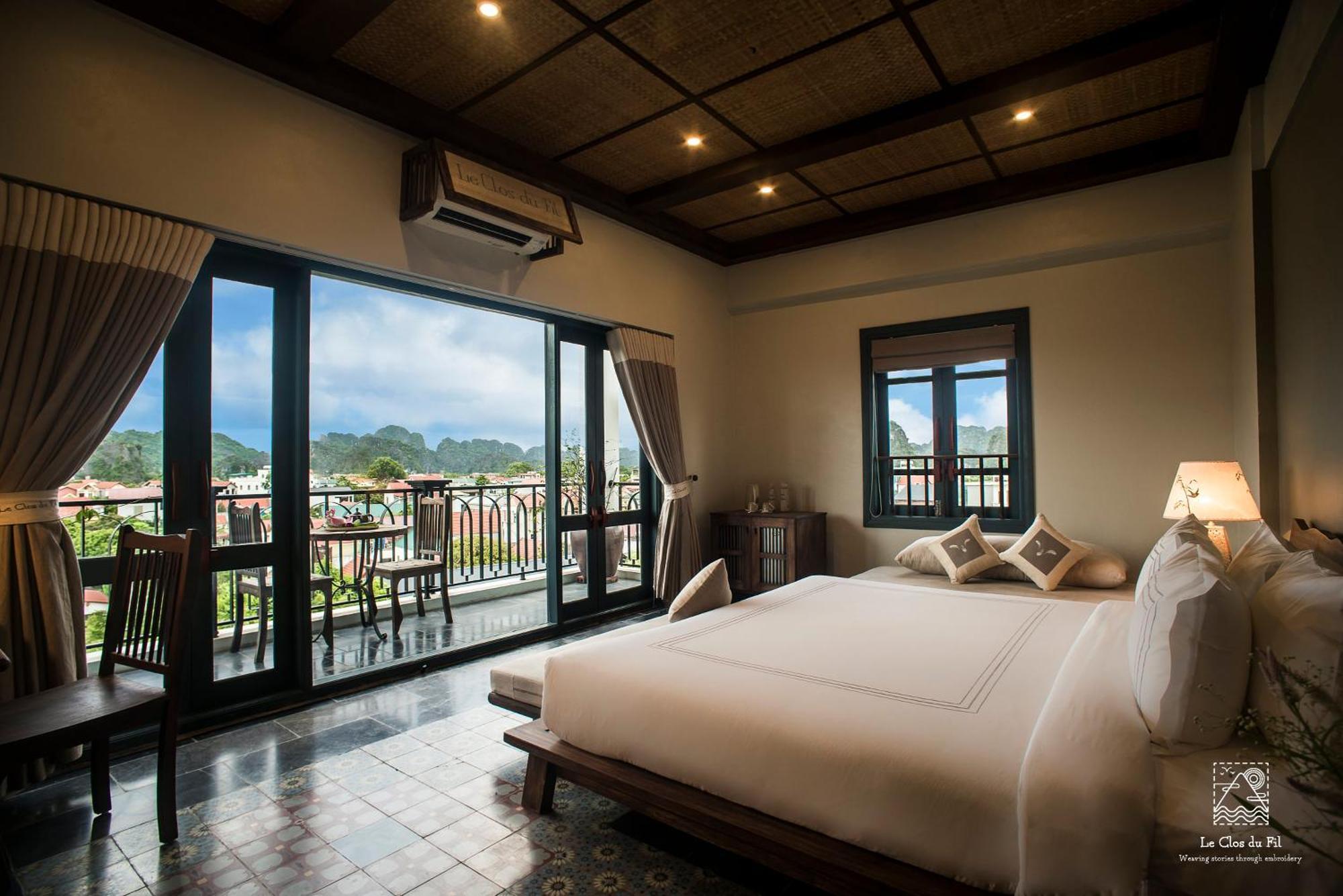 King Room with Mountain View