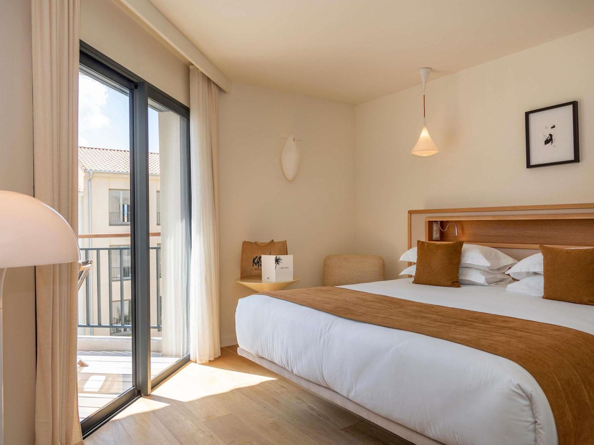 Classic Double or Twin Room with Pool View