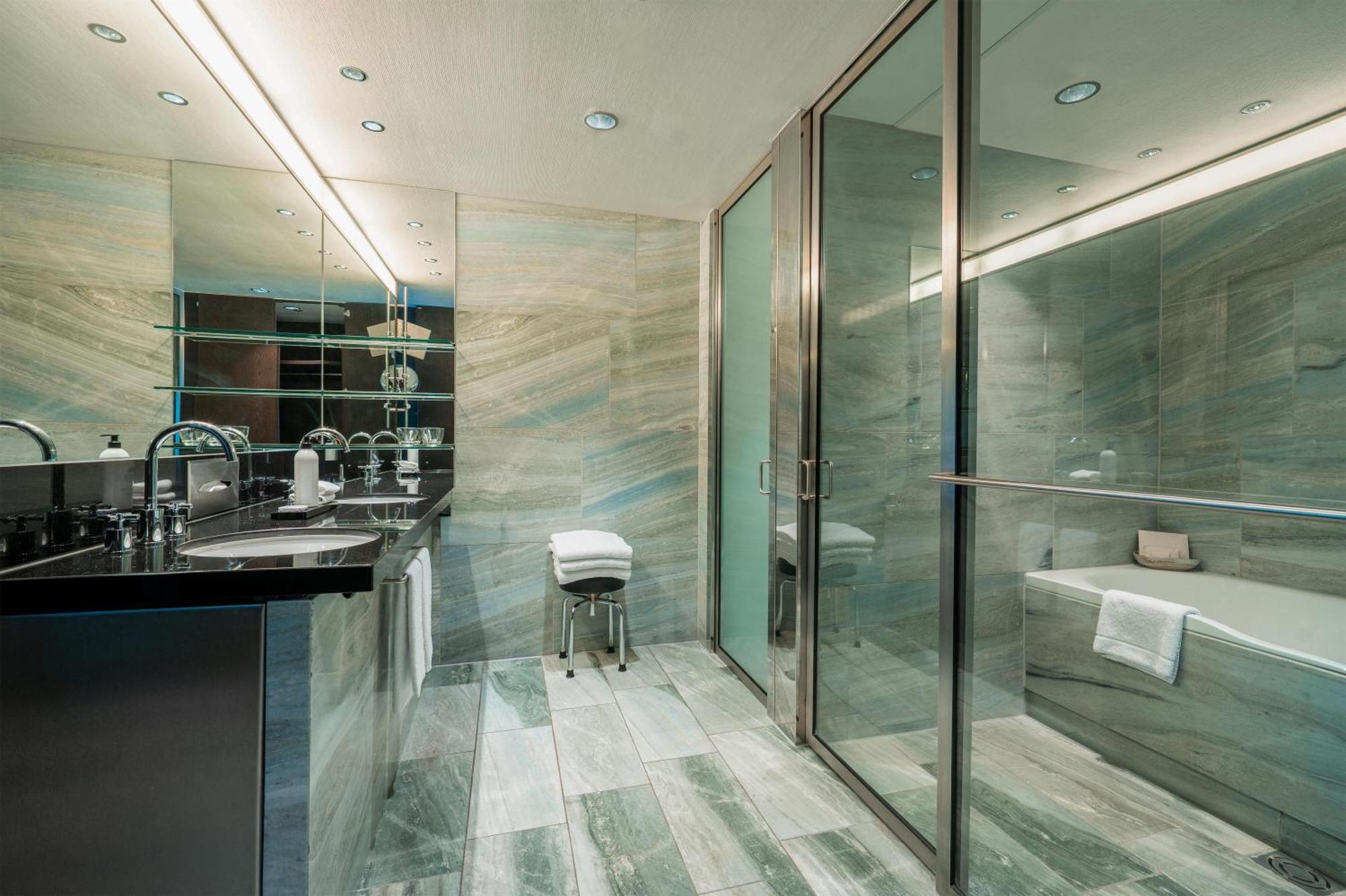 Grand King Suite with View