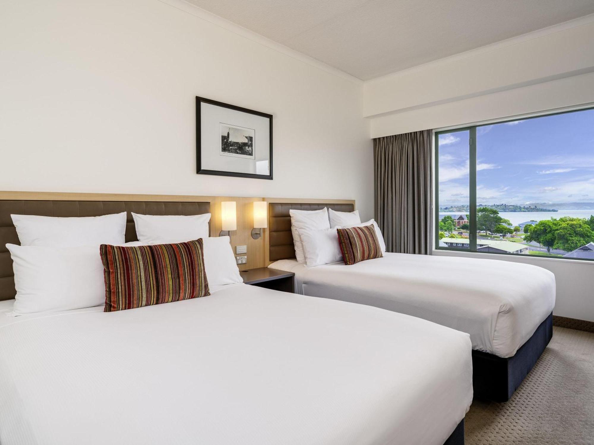 Superior Twin Room with Two Double Beds Lake View