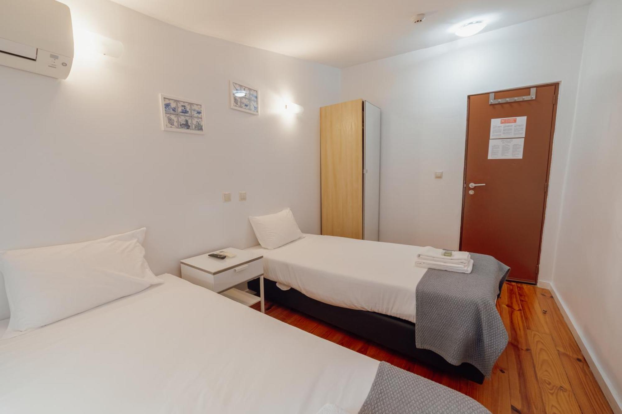 Twin Room with Private External Bathroom