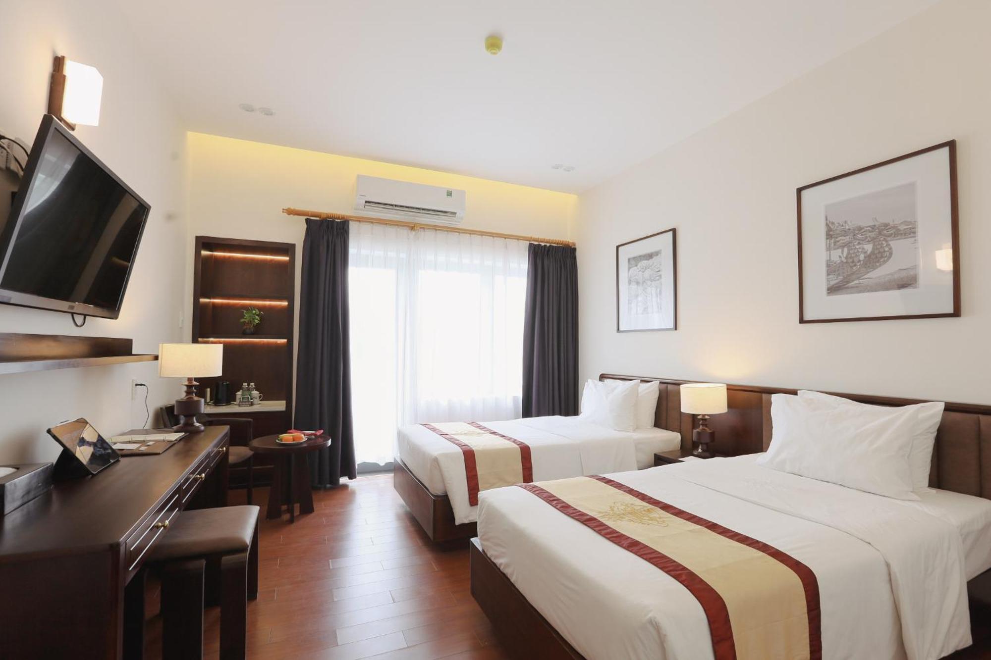 Premier Twin Room with Garden View